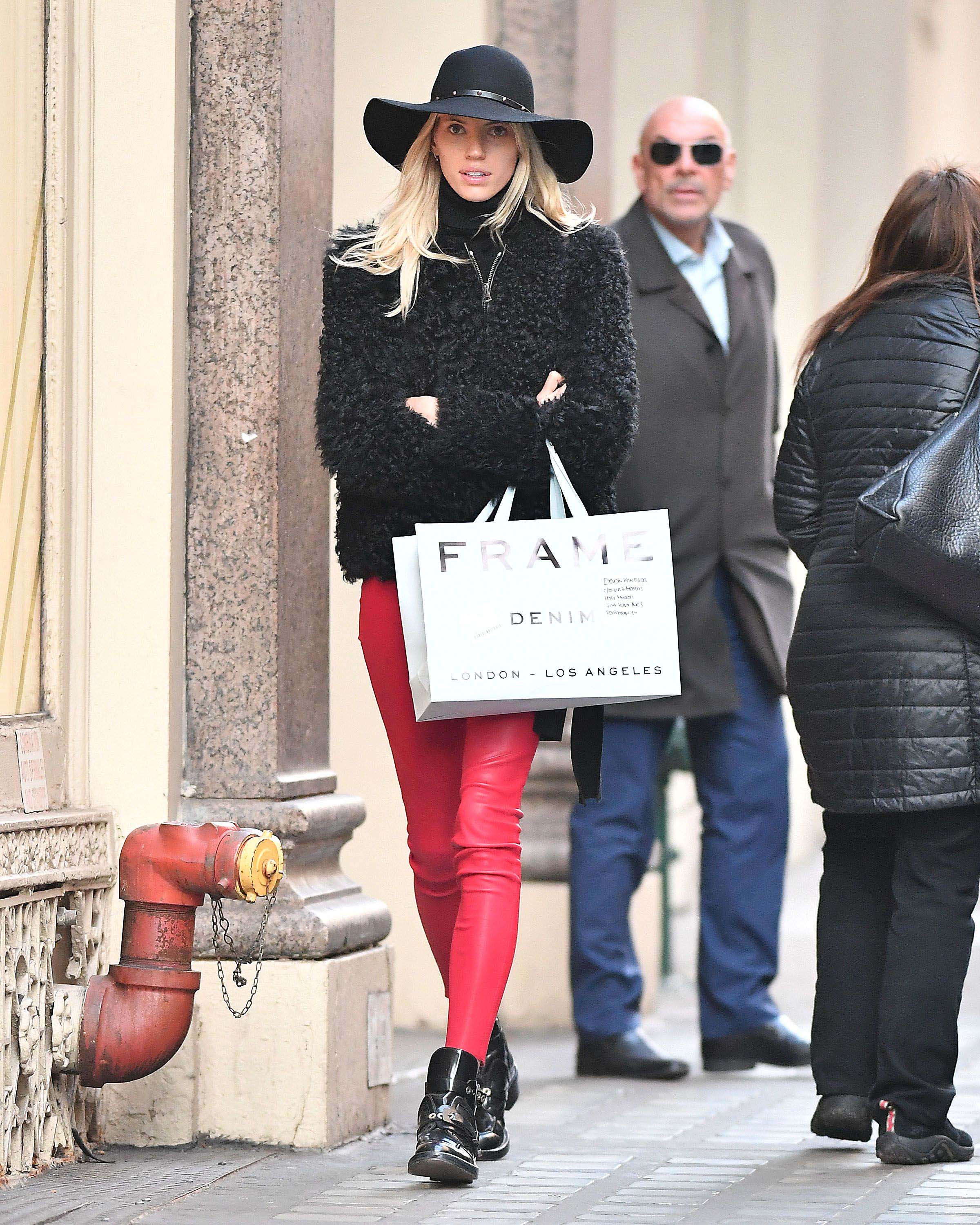 Devon Windsor goes shopping in SOHO