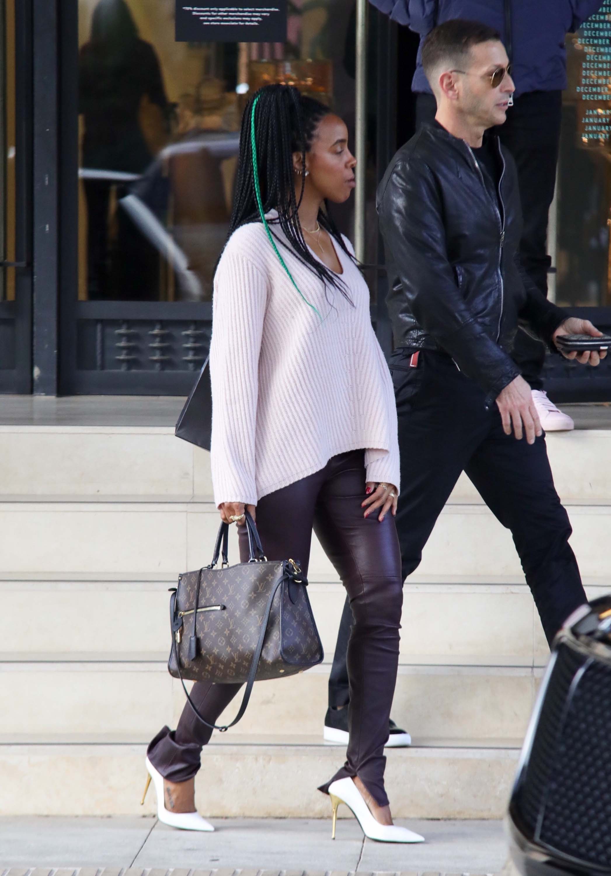 Kelly Rowland christmas shopping at Barney’s