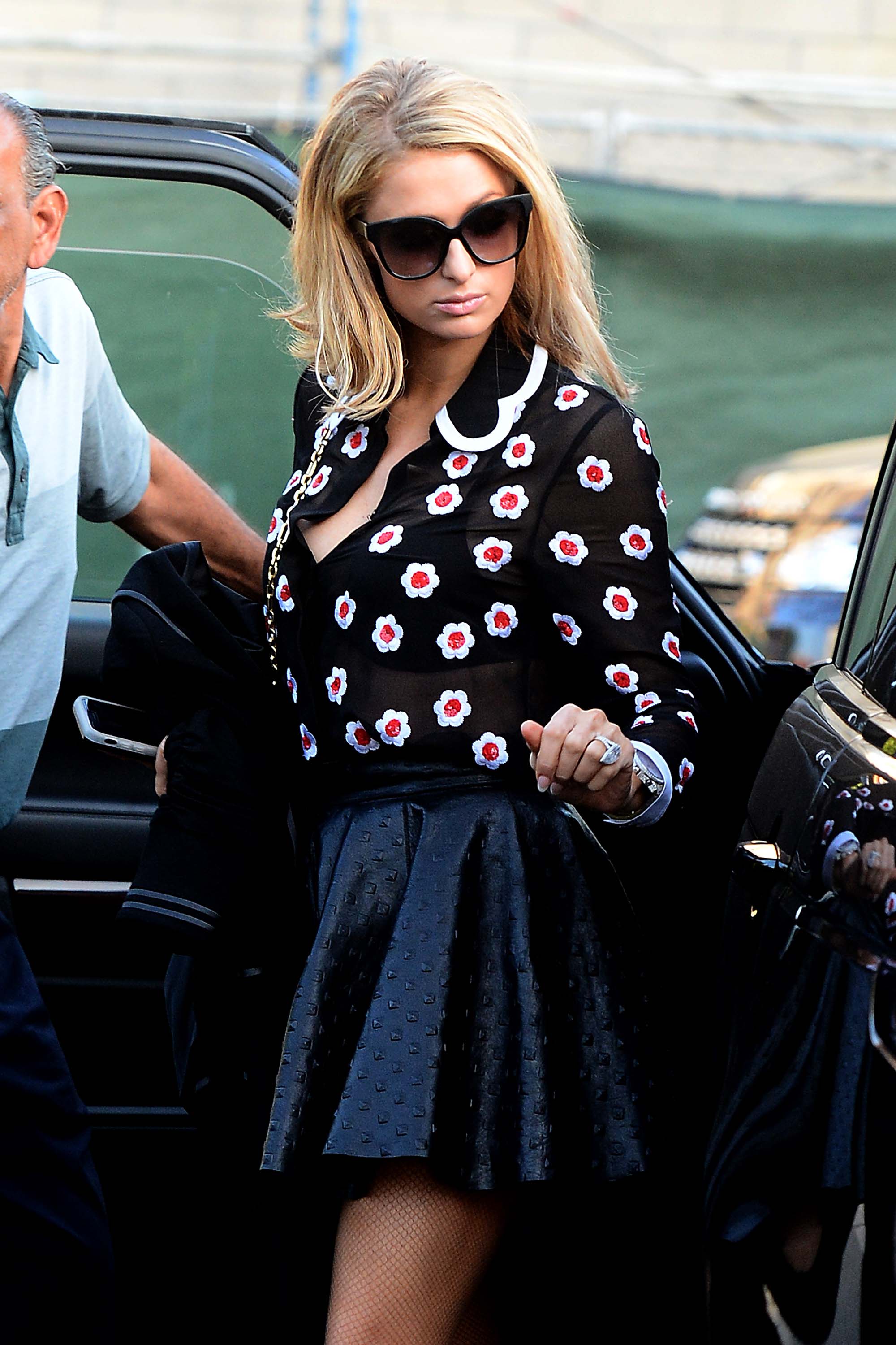 Paris Hilton heading to a Beauty Salon