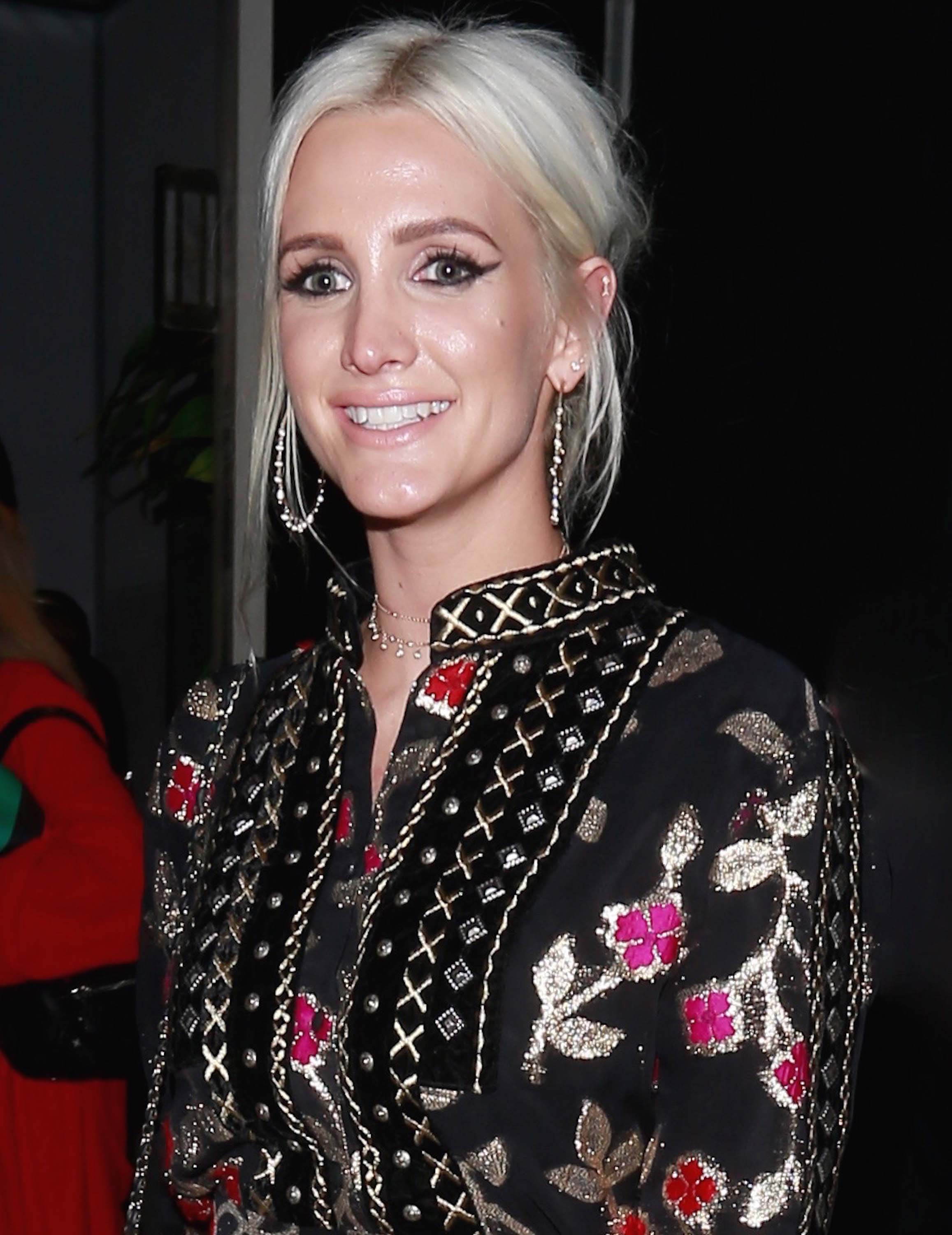 Ashlee Simpson leaves a recording studio