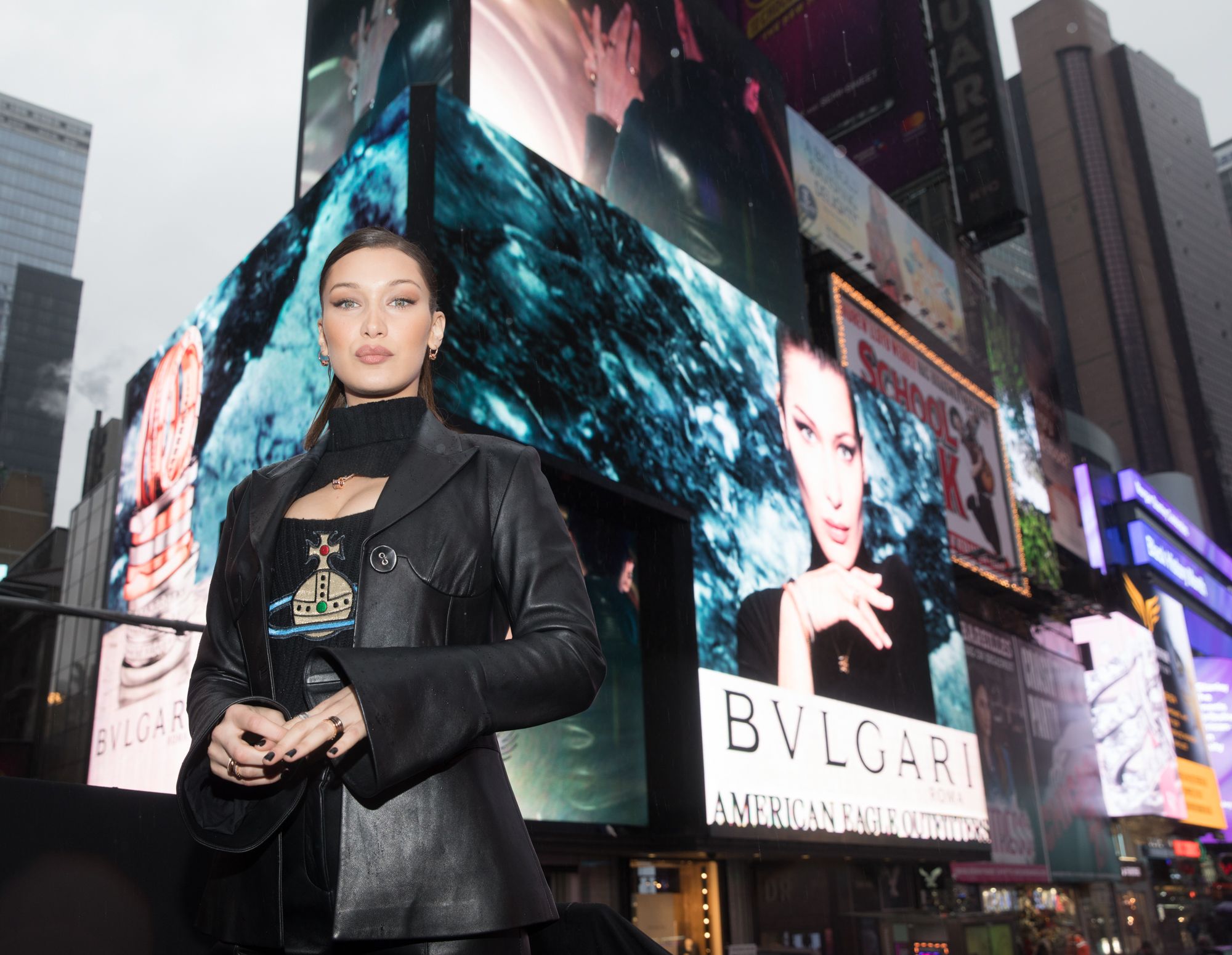 Bella Hadid leaves her apartment