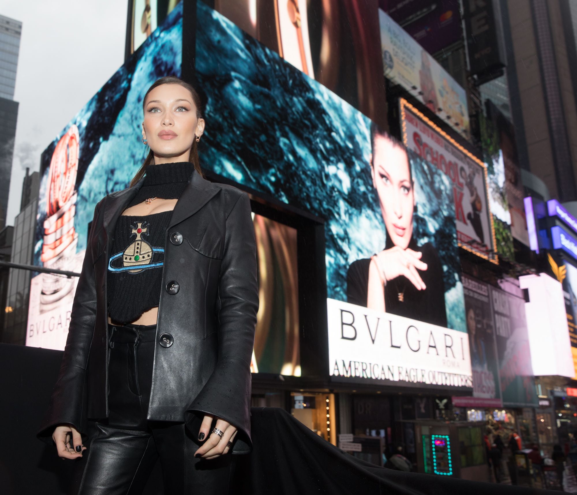 Bella Hadid leaves her apartment