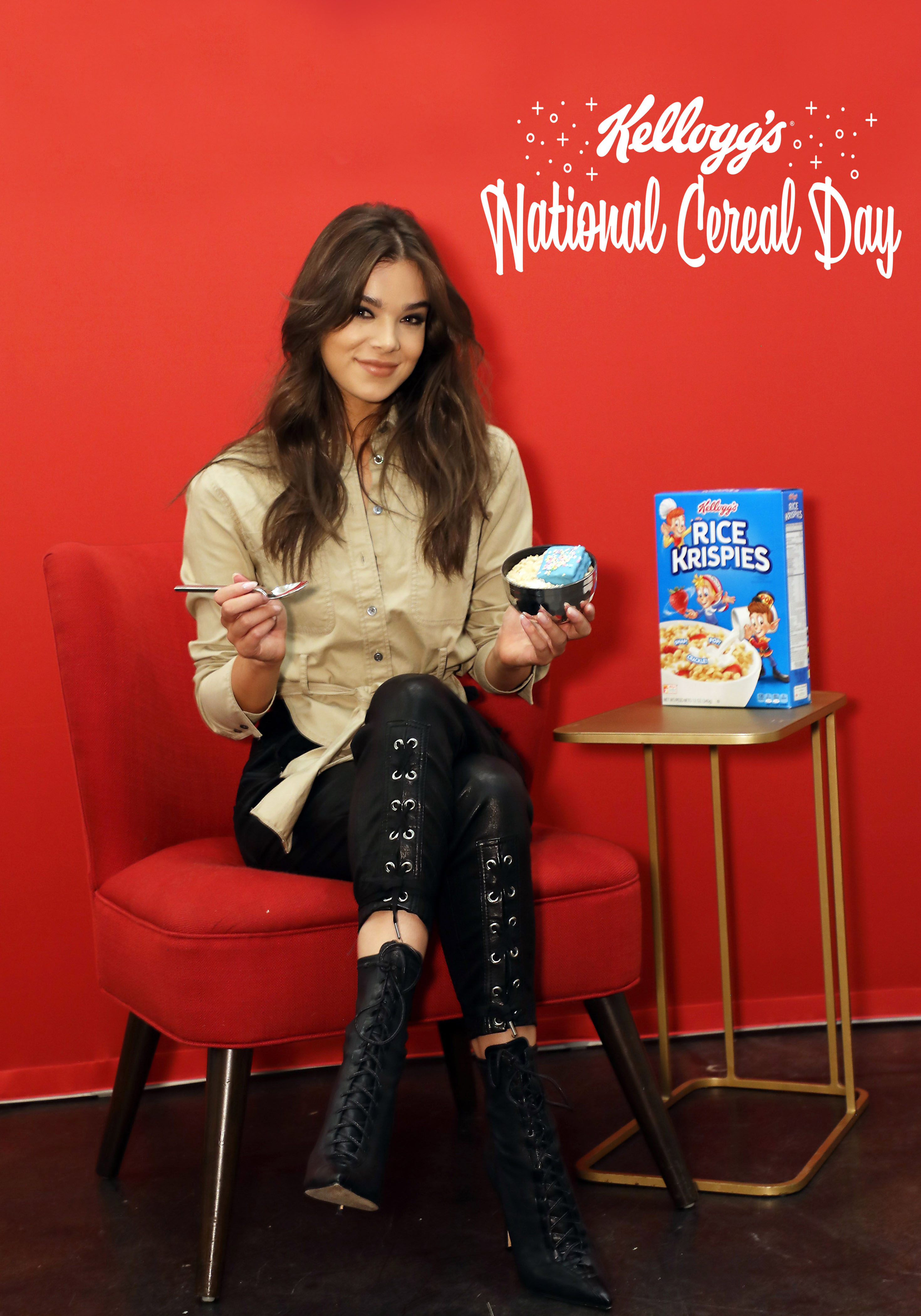 Hailee Steinfeld at Kellogg’s NYC Cafe