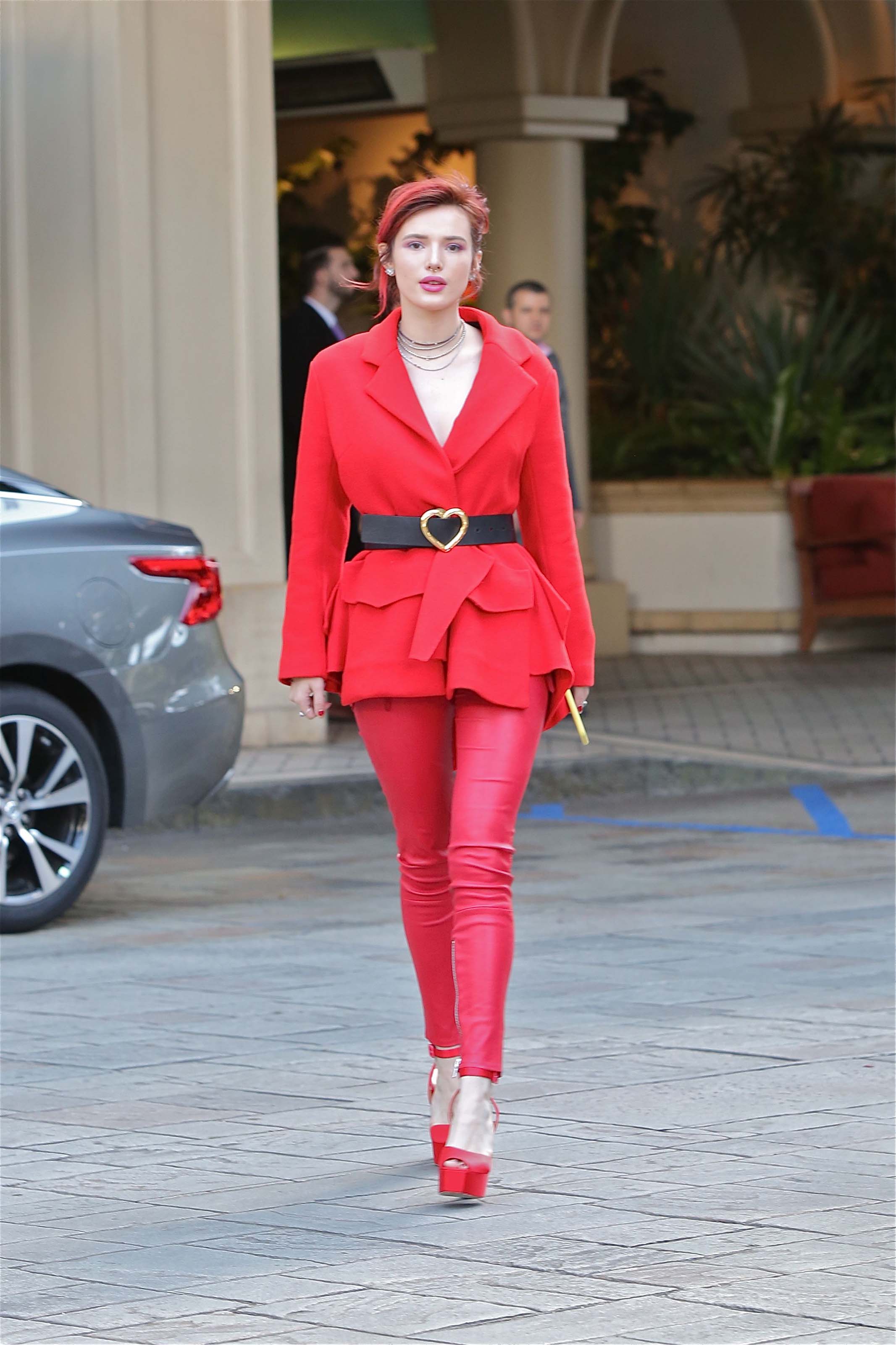 Bella Thorne at the Four seasons Hotel