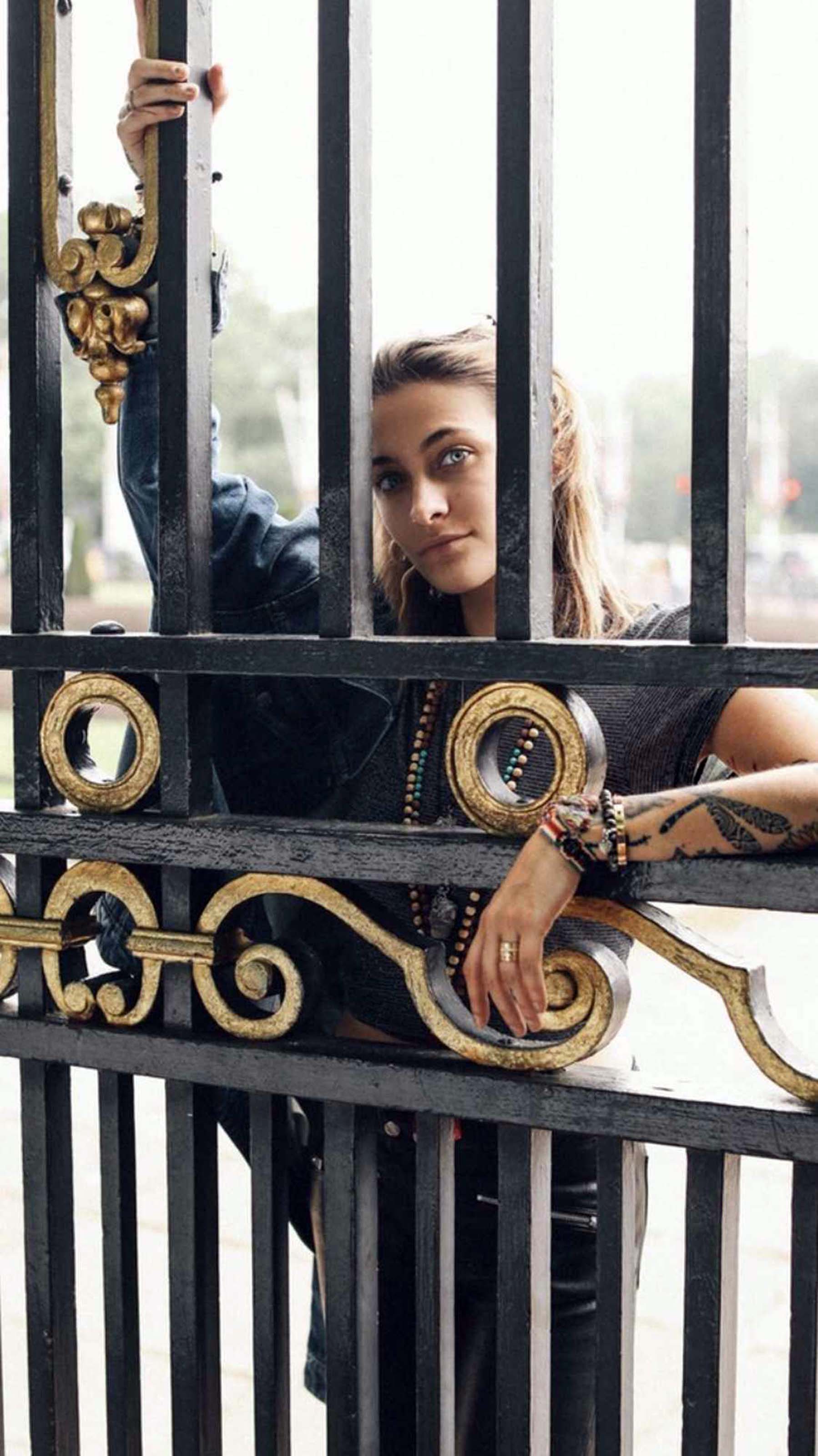 Paris Jackson photoshooting for Rag & Bone