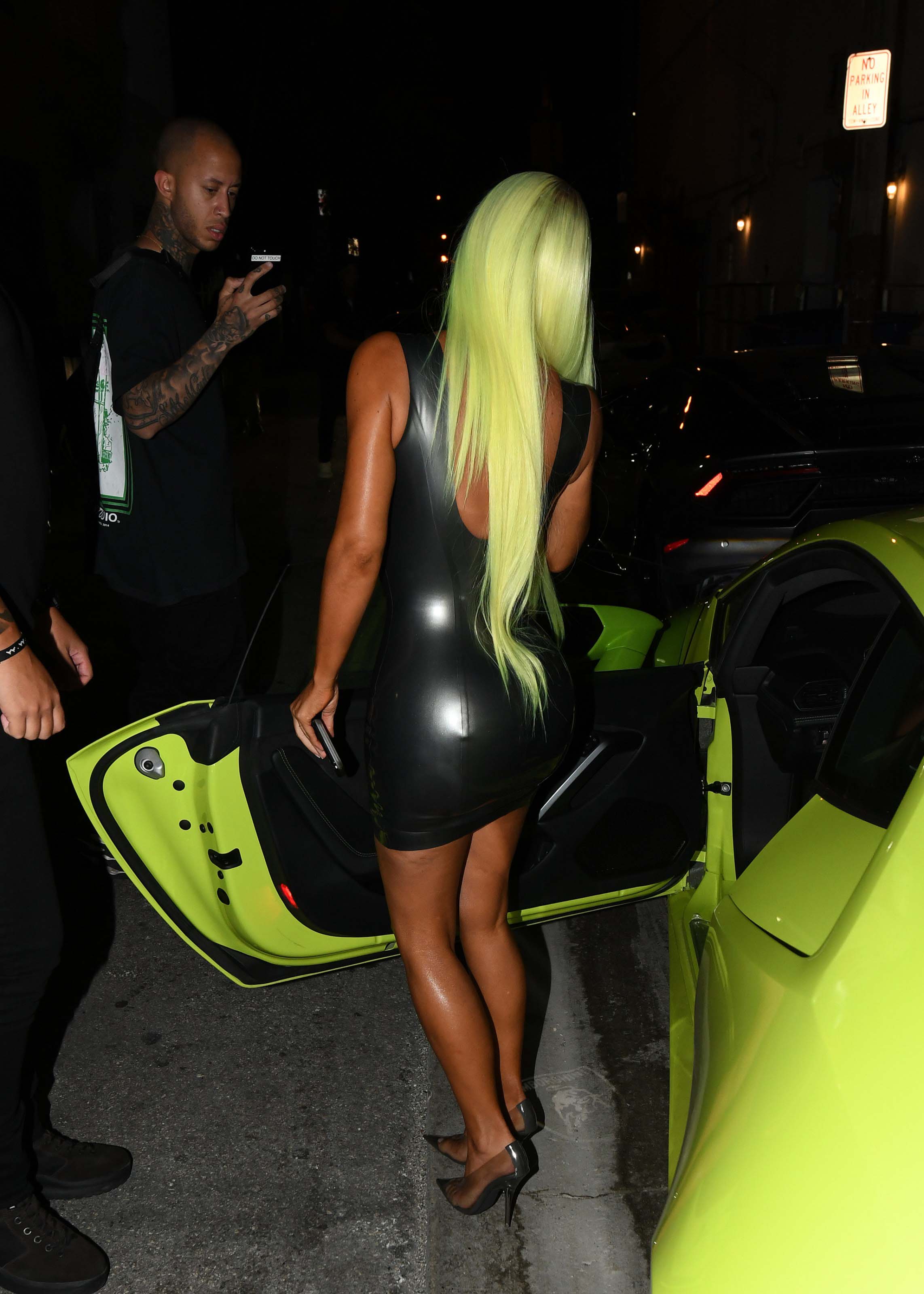 Kim Kardashian goes dinner in Miami