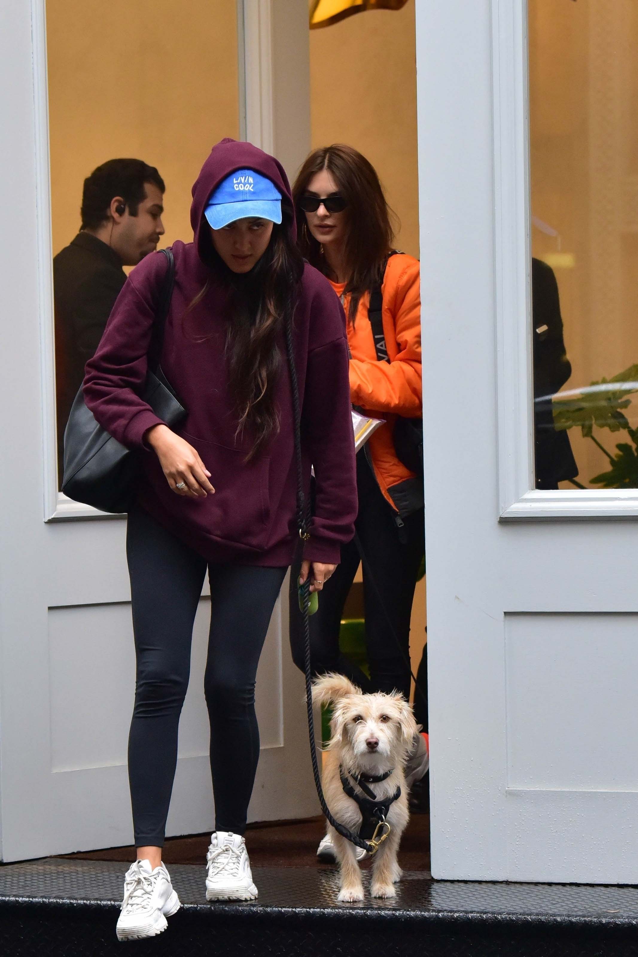 Emily Ratajkowski stand out lunching