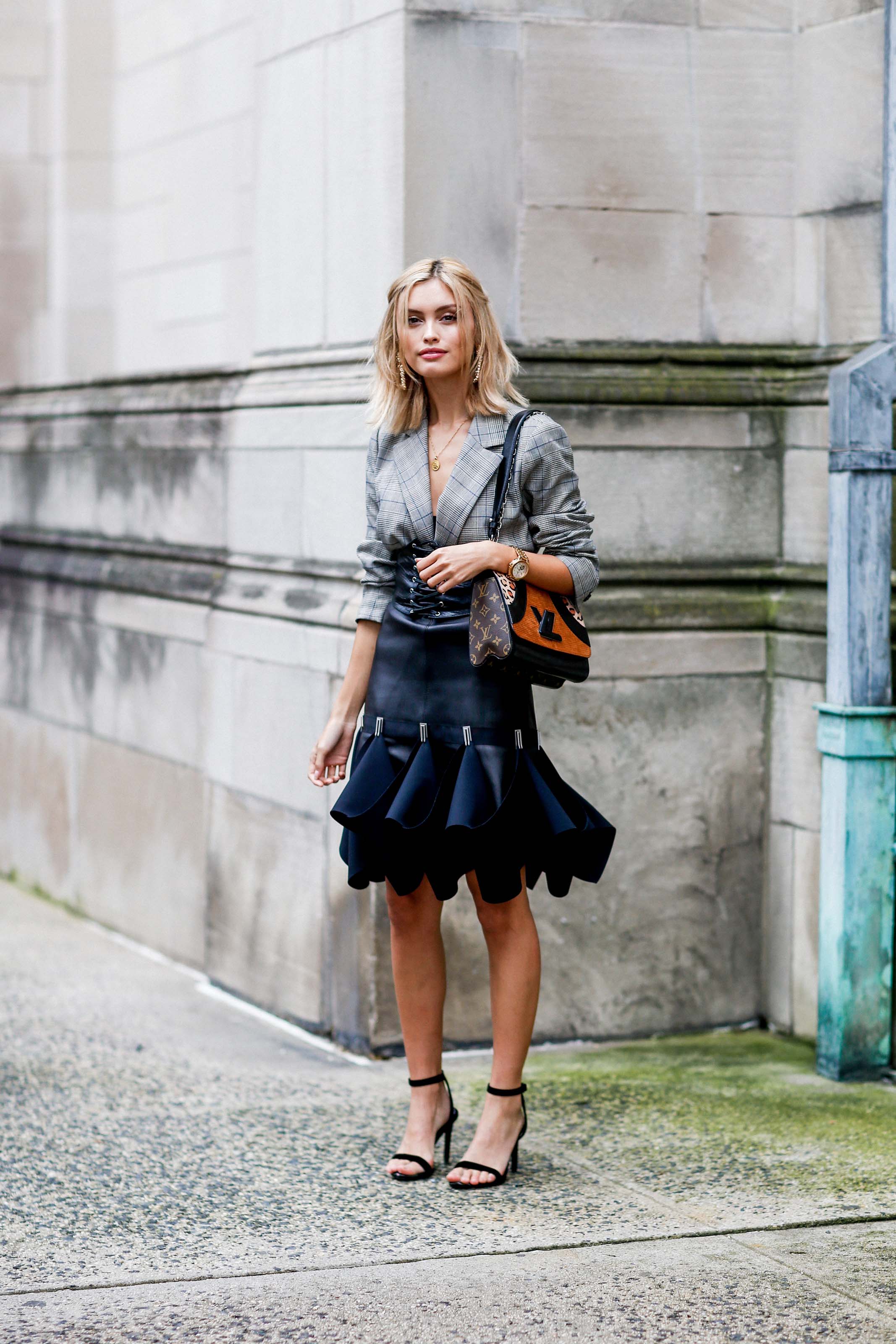 Sarah Ellen arriving at Tory Burch spring summer 2019