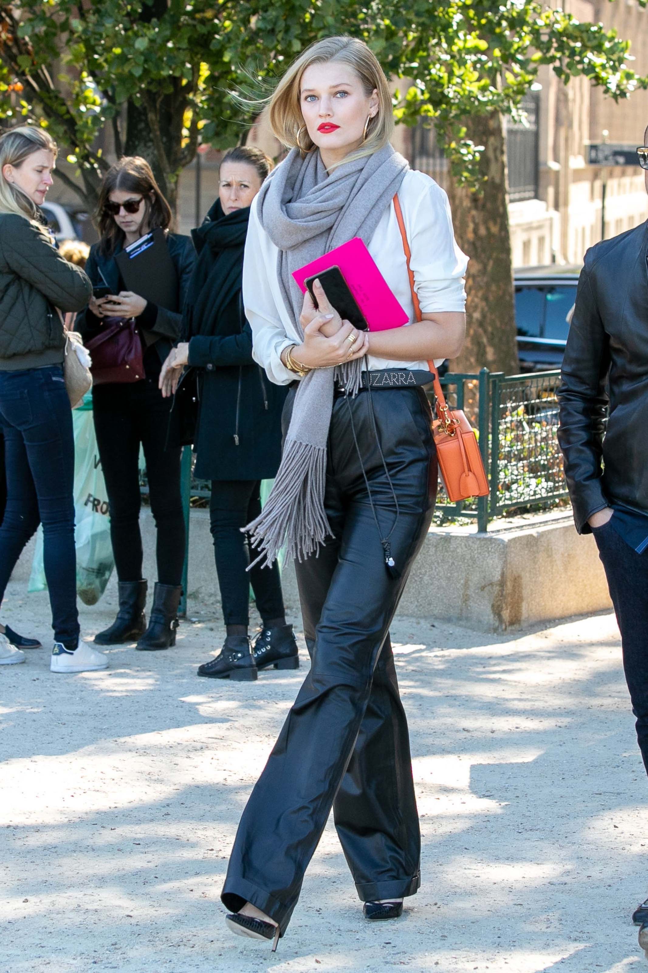 Toni Garrn is seen in Paris