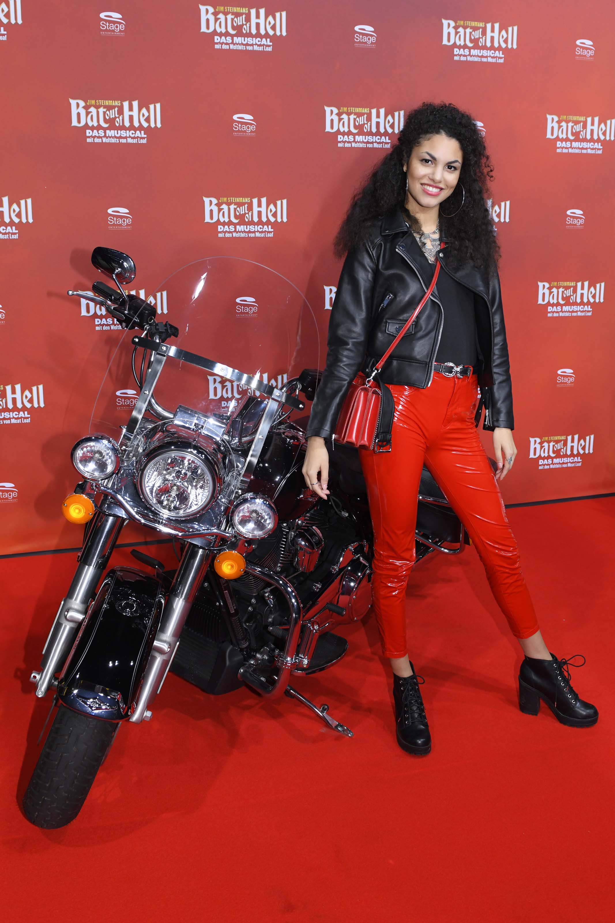 Julianna Townsend attends Premiere von BAT OUT OF HELL