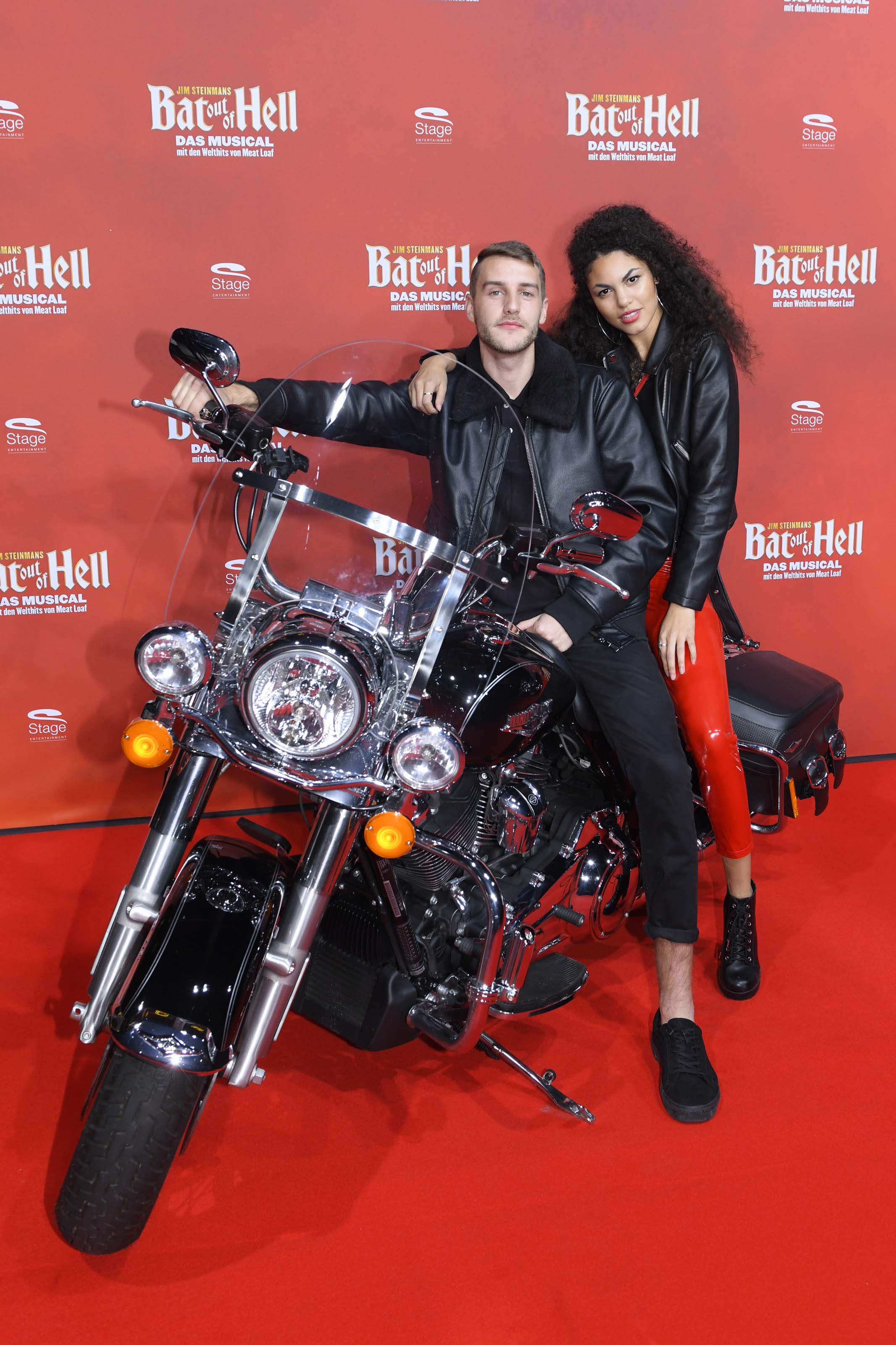 Julianna Townsend attends Premiere von BAT OUT OF HELL