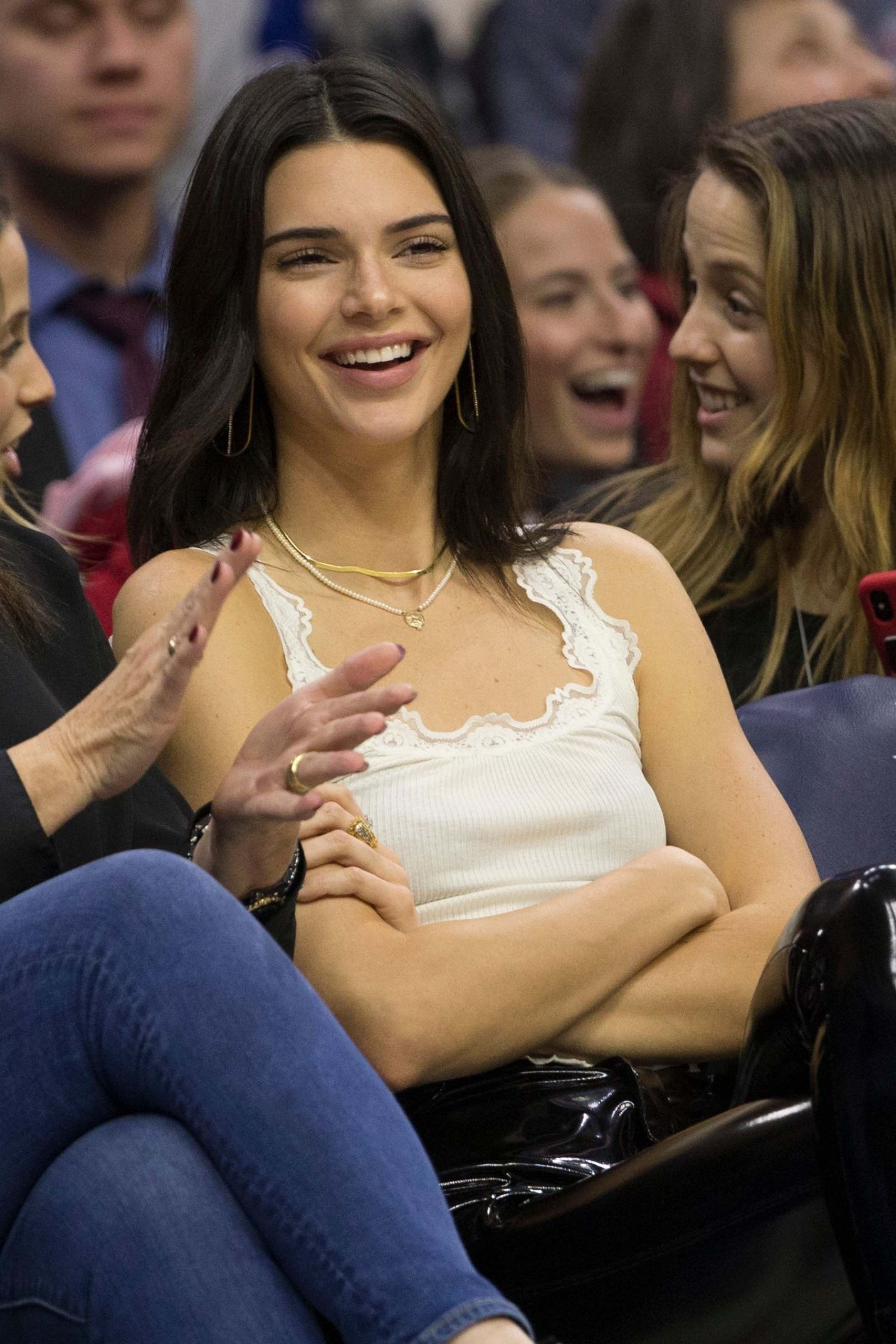 Kendall Jenner attends the Washington Wizards