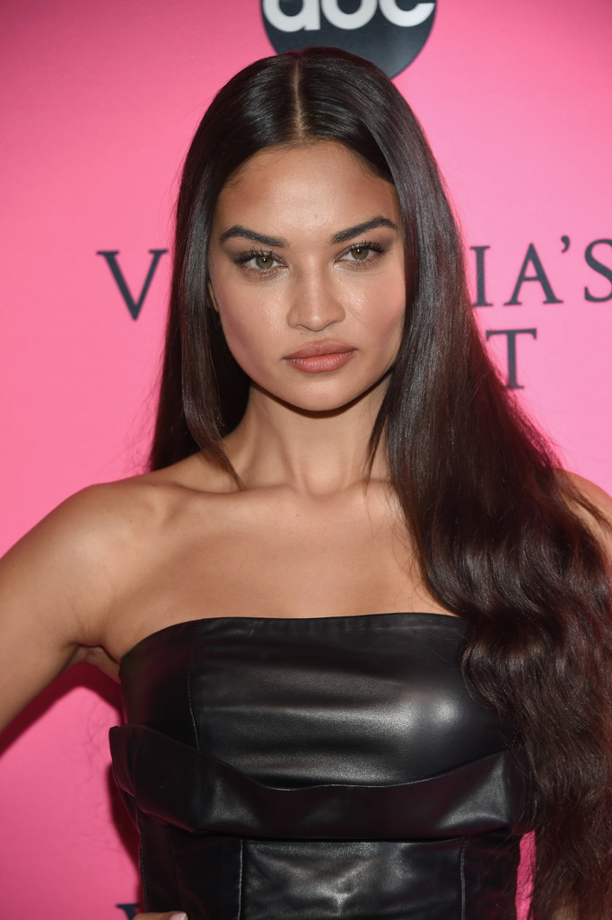 Shanina Shaik attends 2018 Victoria’s Secret Viewing Party