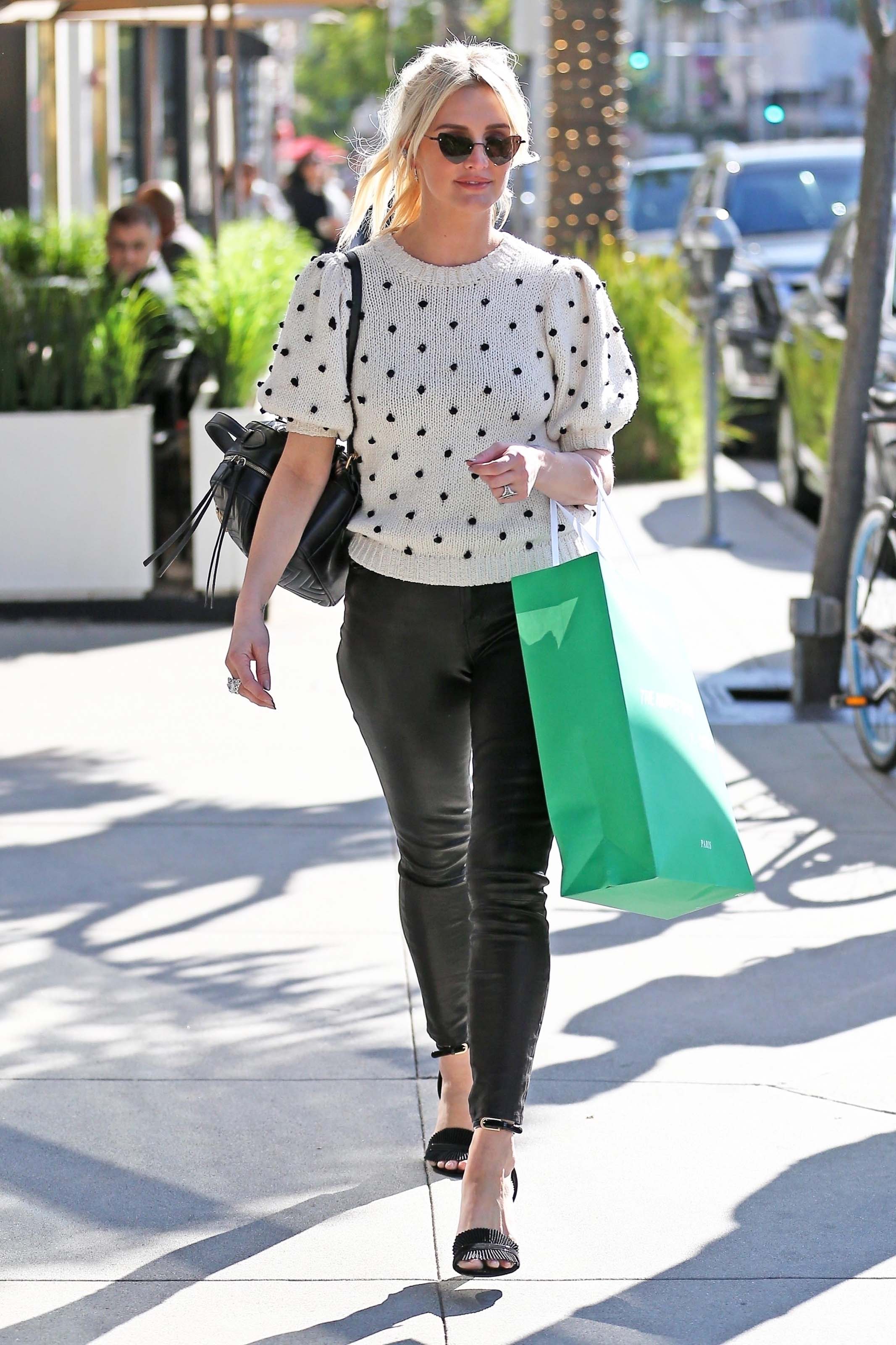 Ashlee Simpson at Djula in Beverly Hills