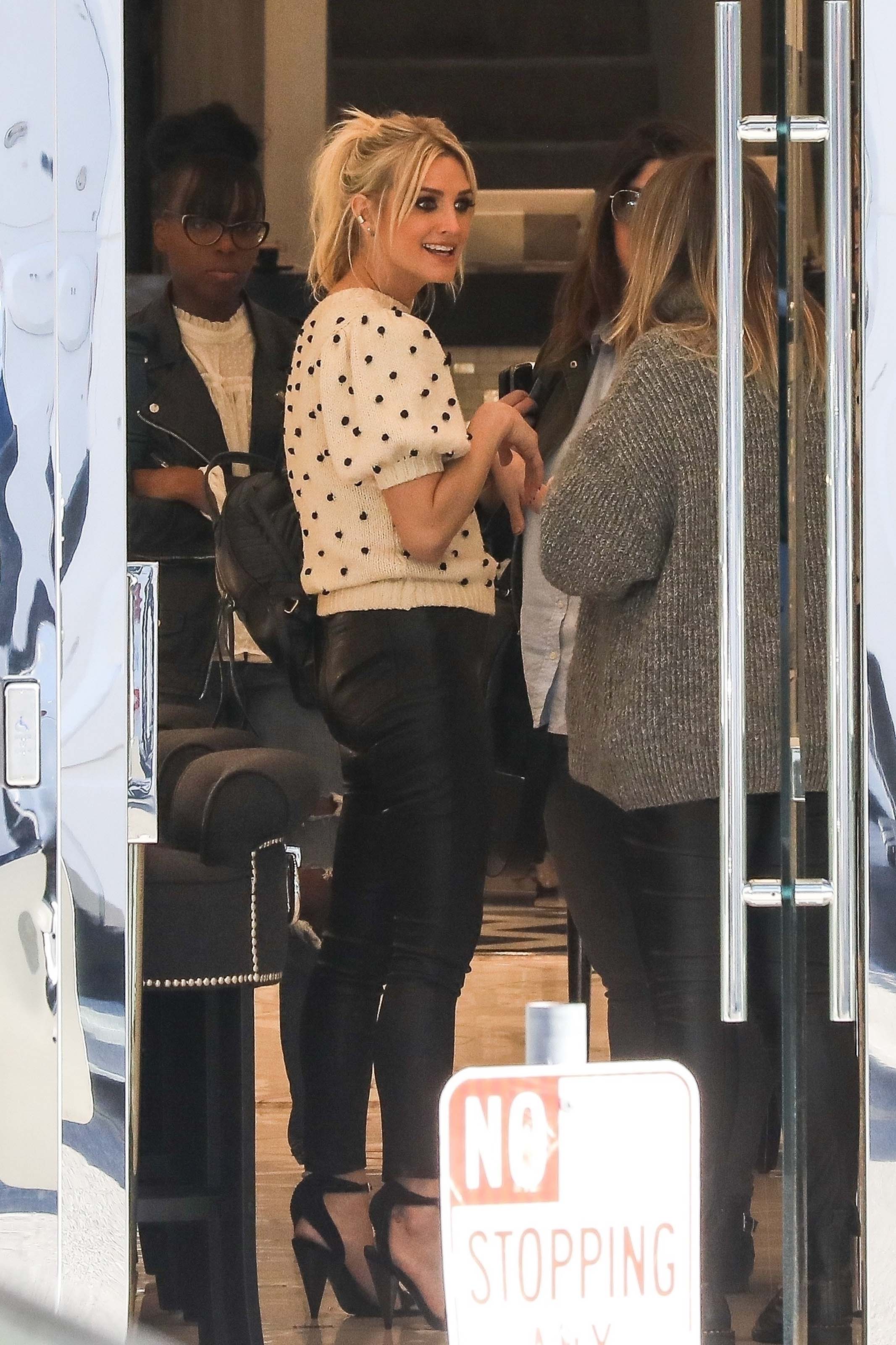 Ashlee Simpson at Djula in Beverly Hills