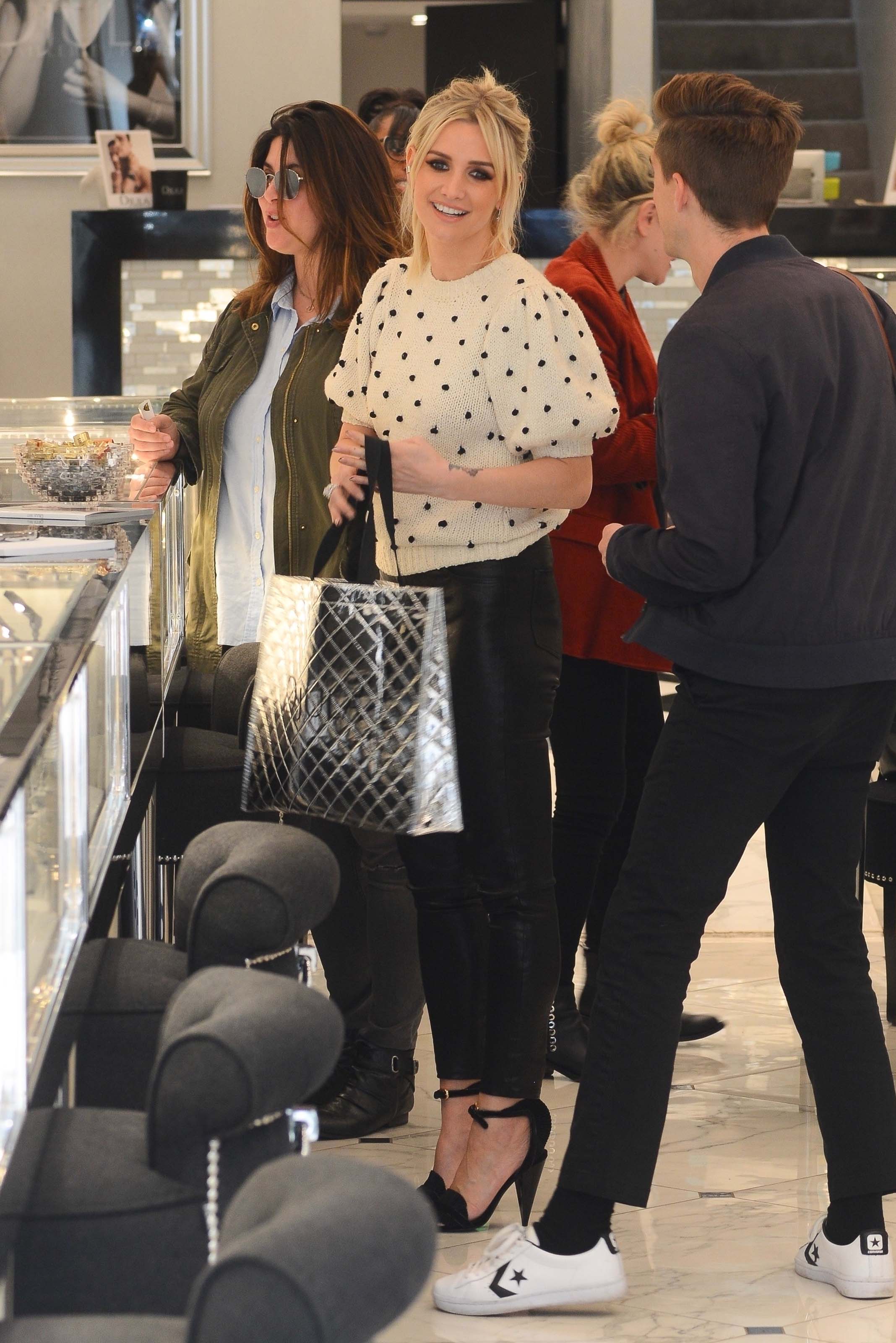 Ashlee Simpson at Djula in Beverly Hills