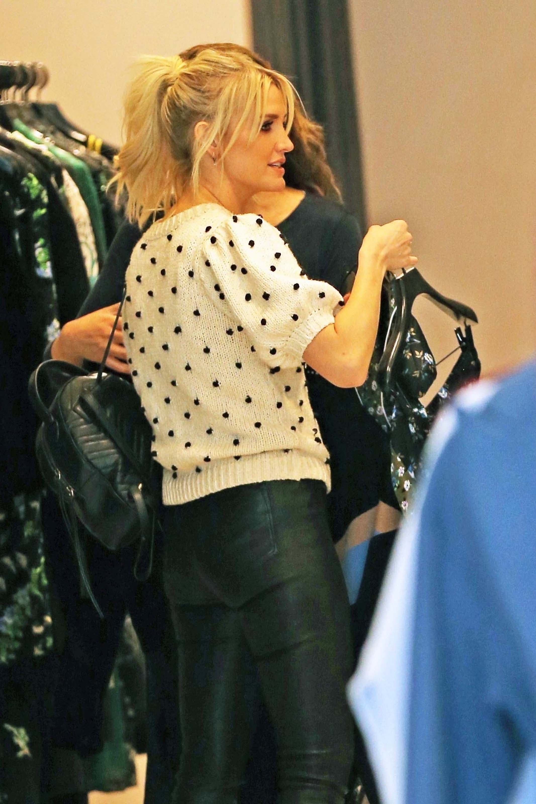 Ashlee Simpson at Djula in Beverly Hills