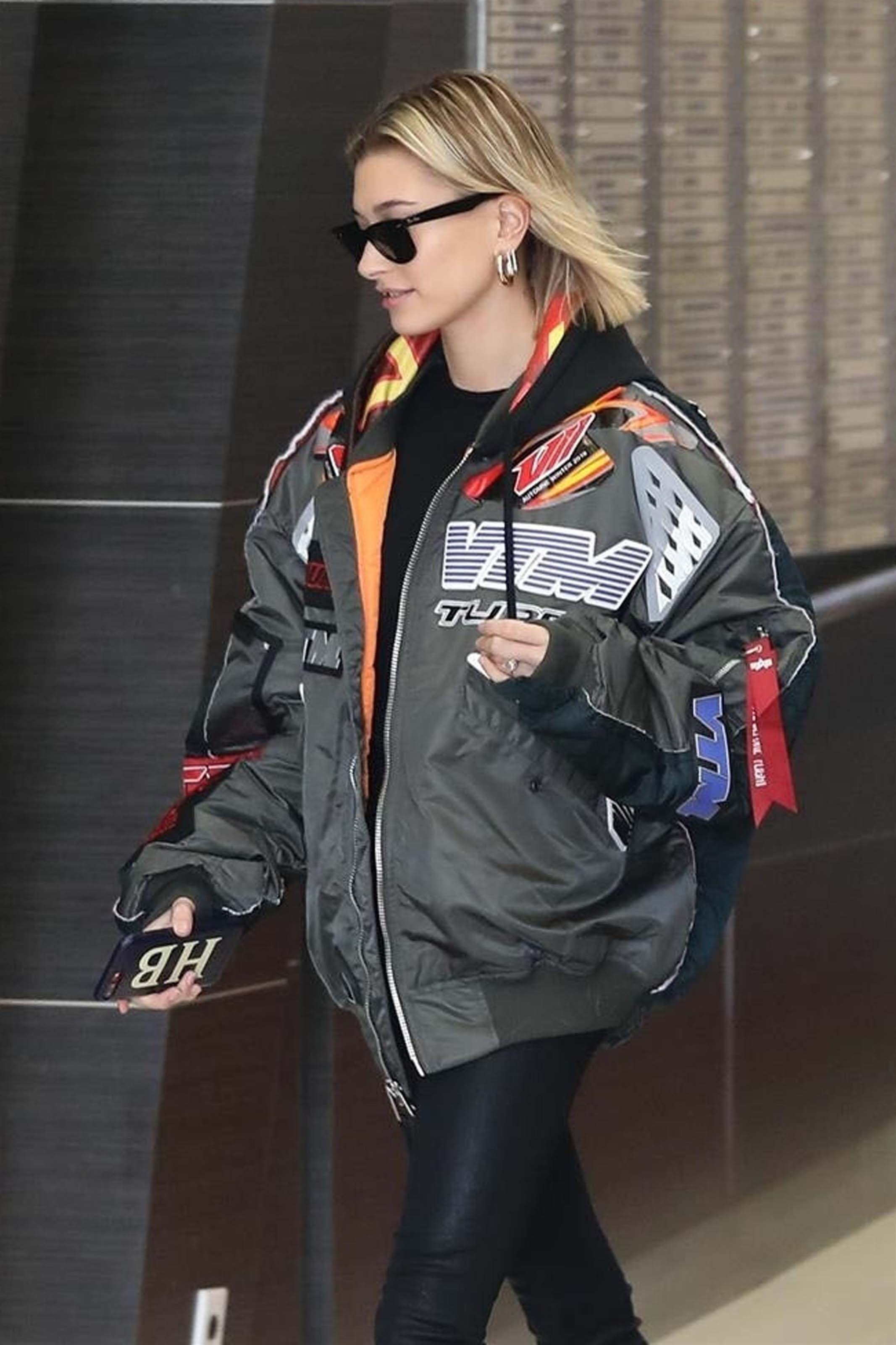 Hailey Baldwin morning trip to a medical building