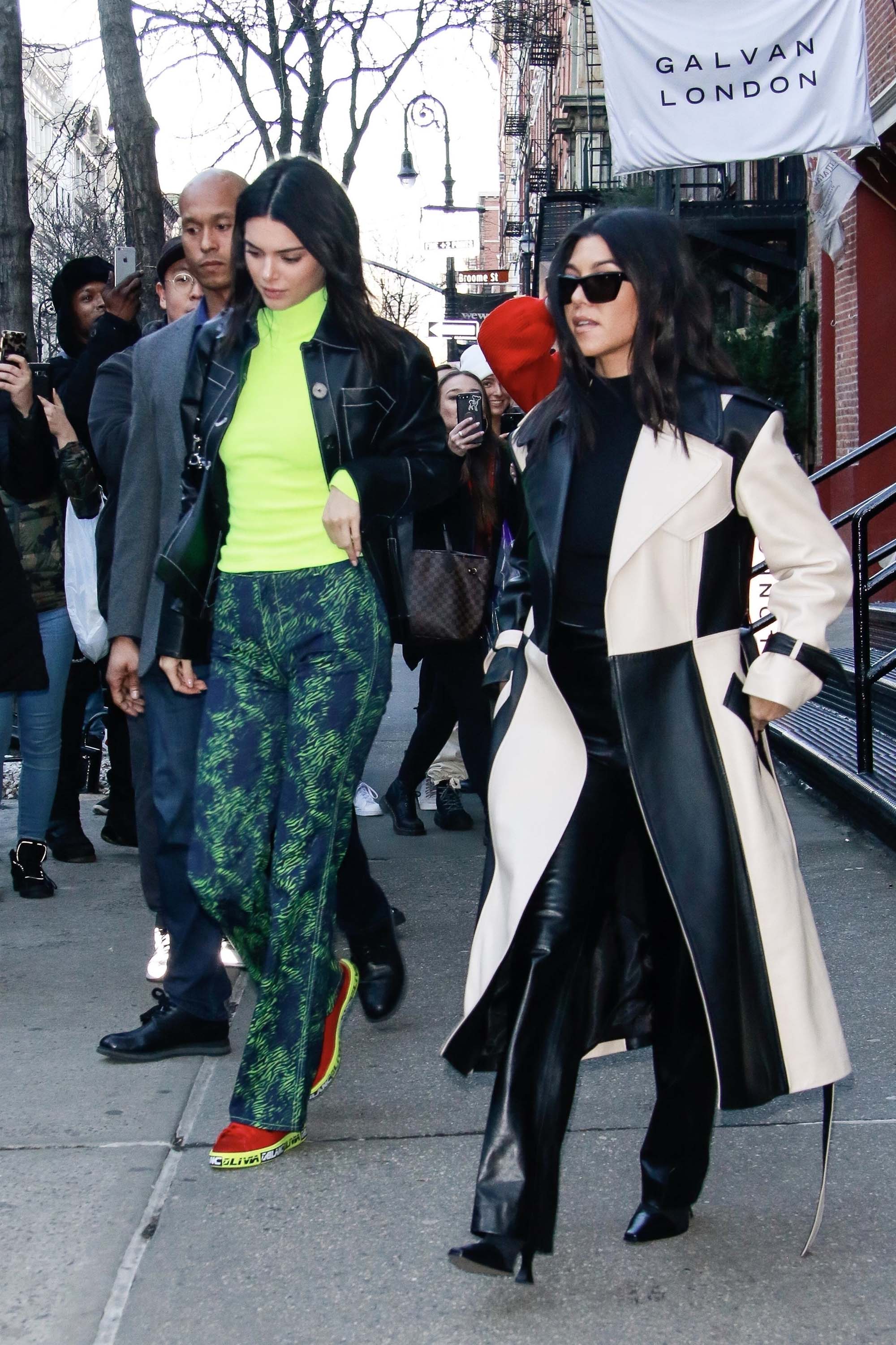 Kendall Jenner & Kourtney Kardashian spend the afternoon shopping