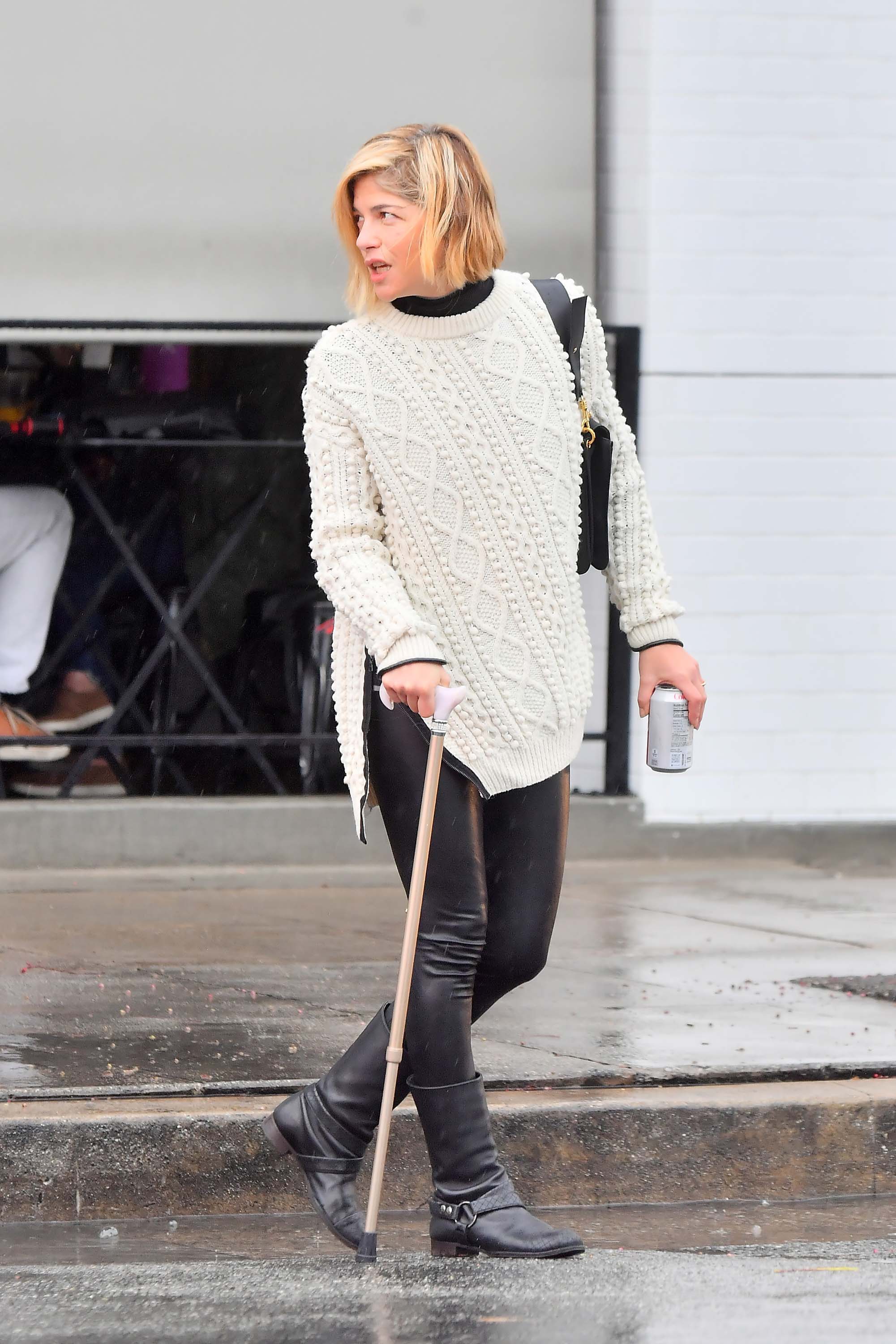 Selma Blair uses a cane leaving a restaurant