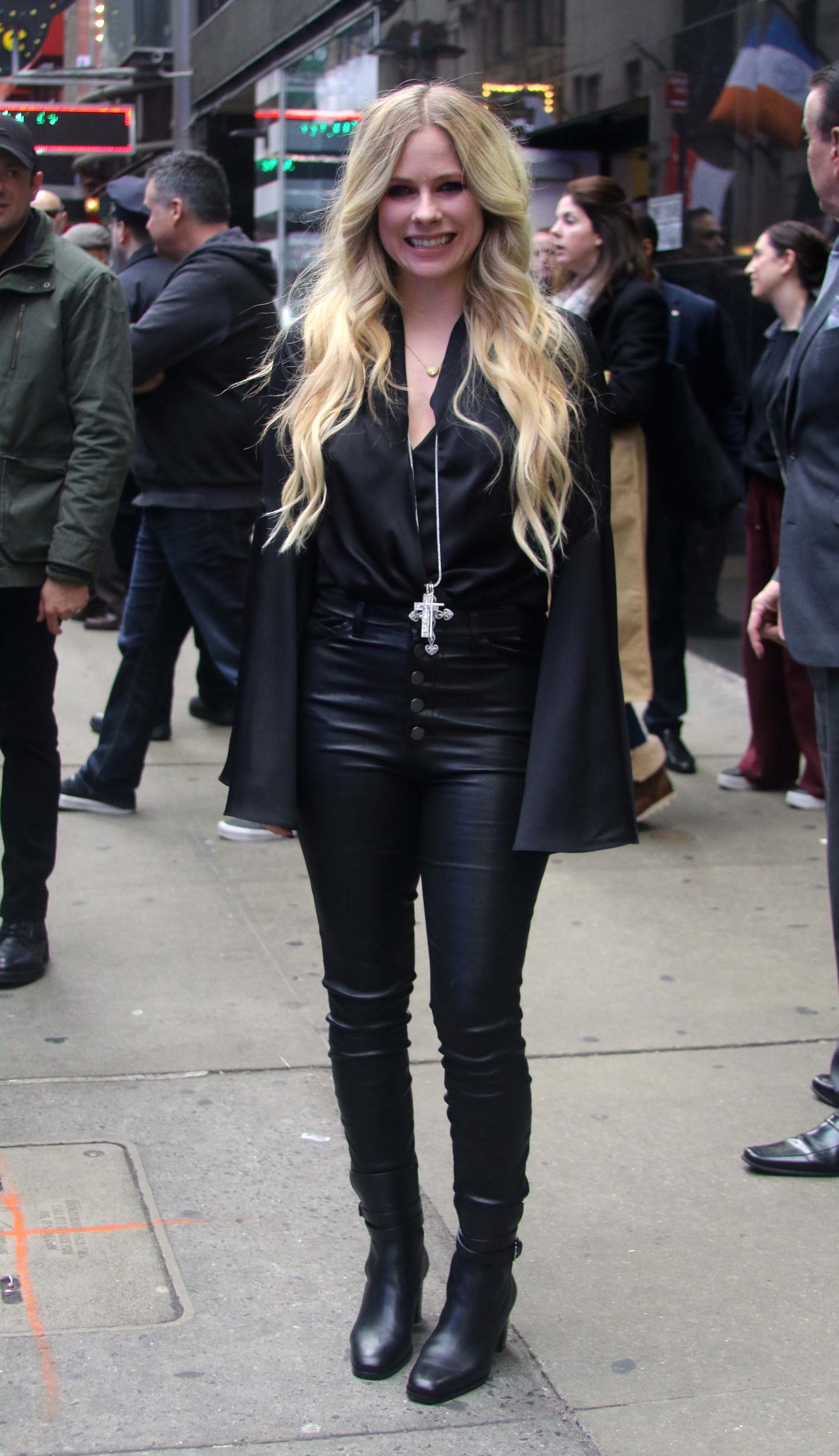 Avril Lavigne outside ‘Good Morning America’