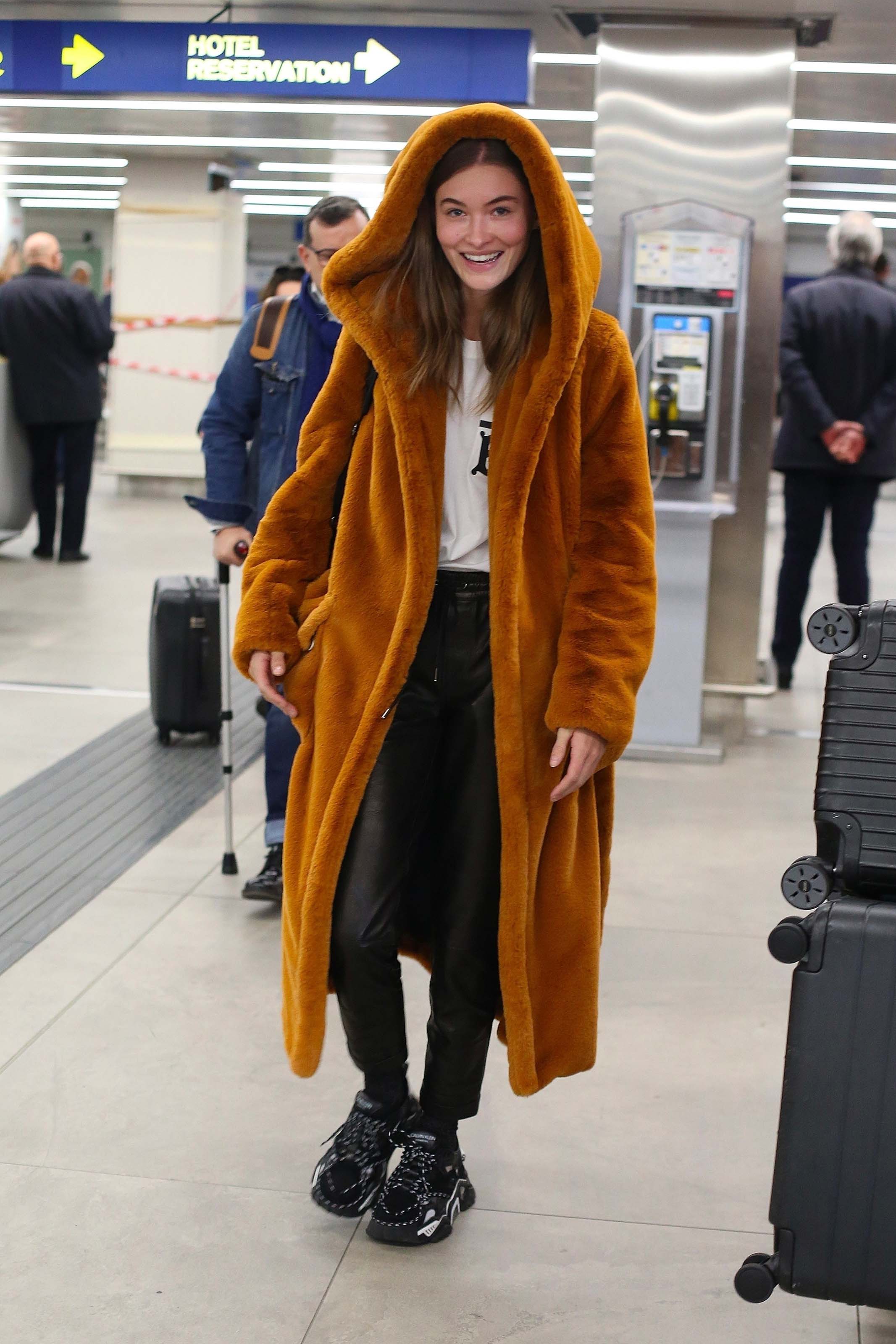 Grace Elizabeth arrives in Milan