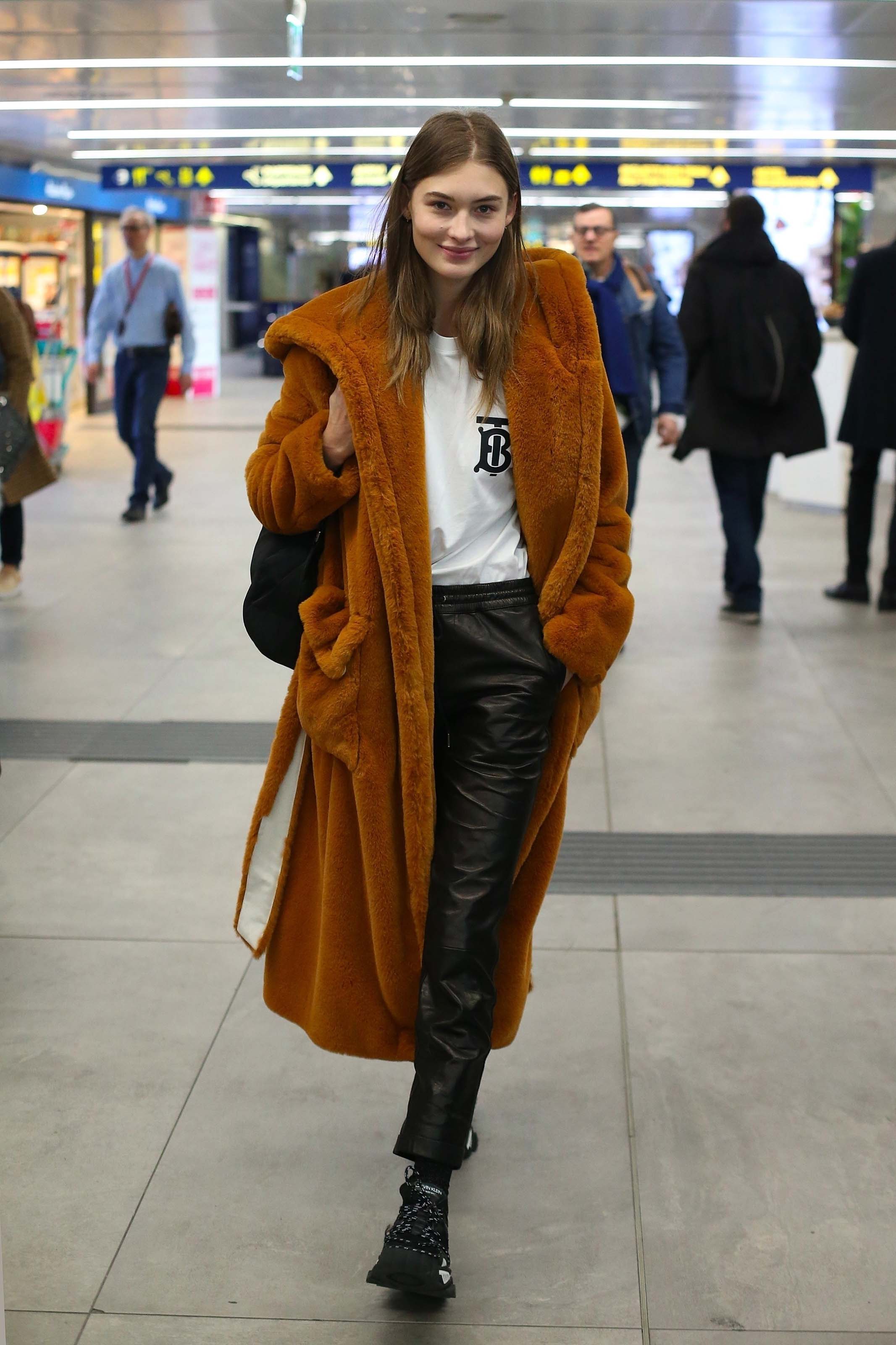 Grace Elizabeth arrives in Milan