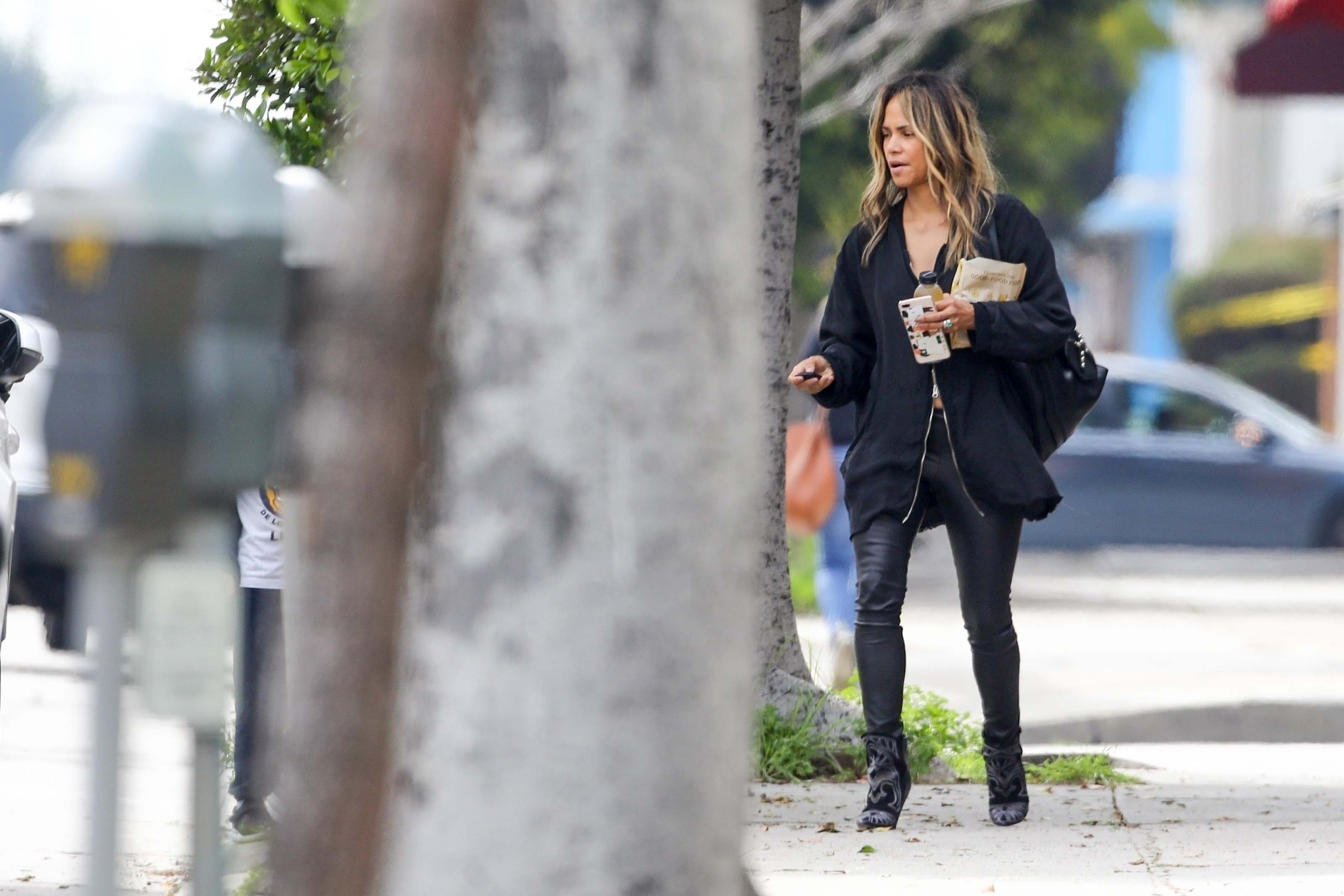 Halle Berry out for a snack at Einstein Bros. Bagels