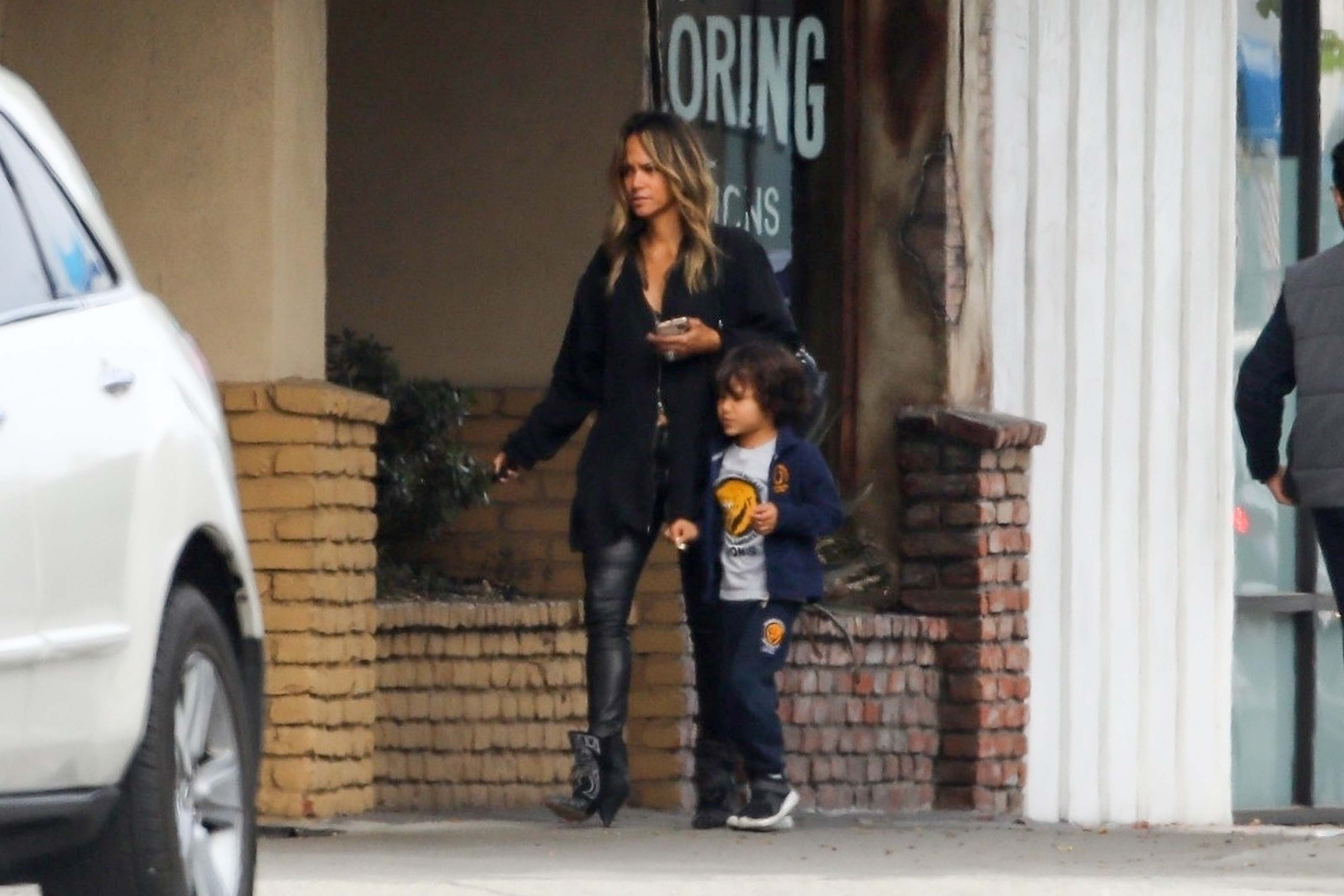 Halle Berry out for a snack at Einstein Bros. Bagels