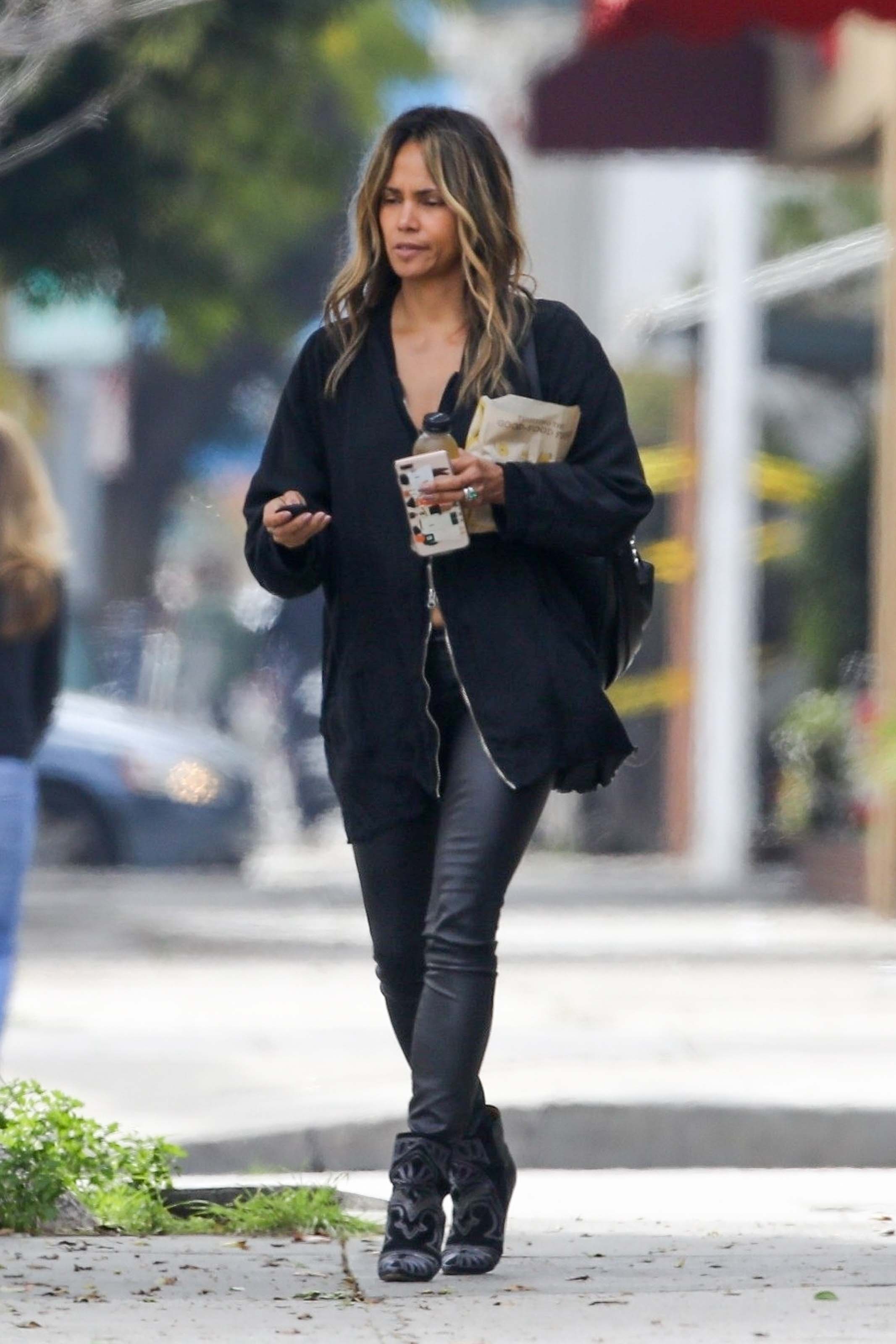 Halle Berry out for a snack at Einstein Bros. Bagels