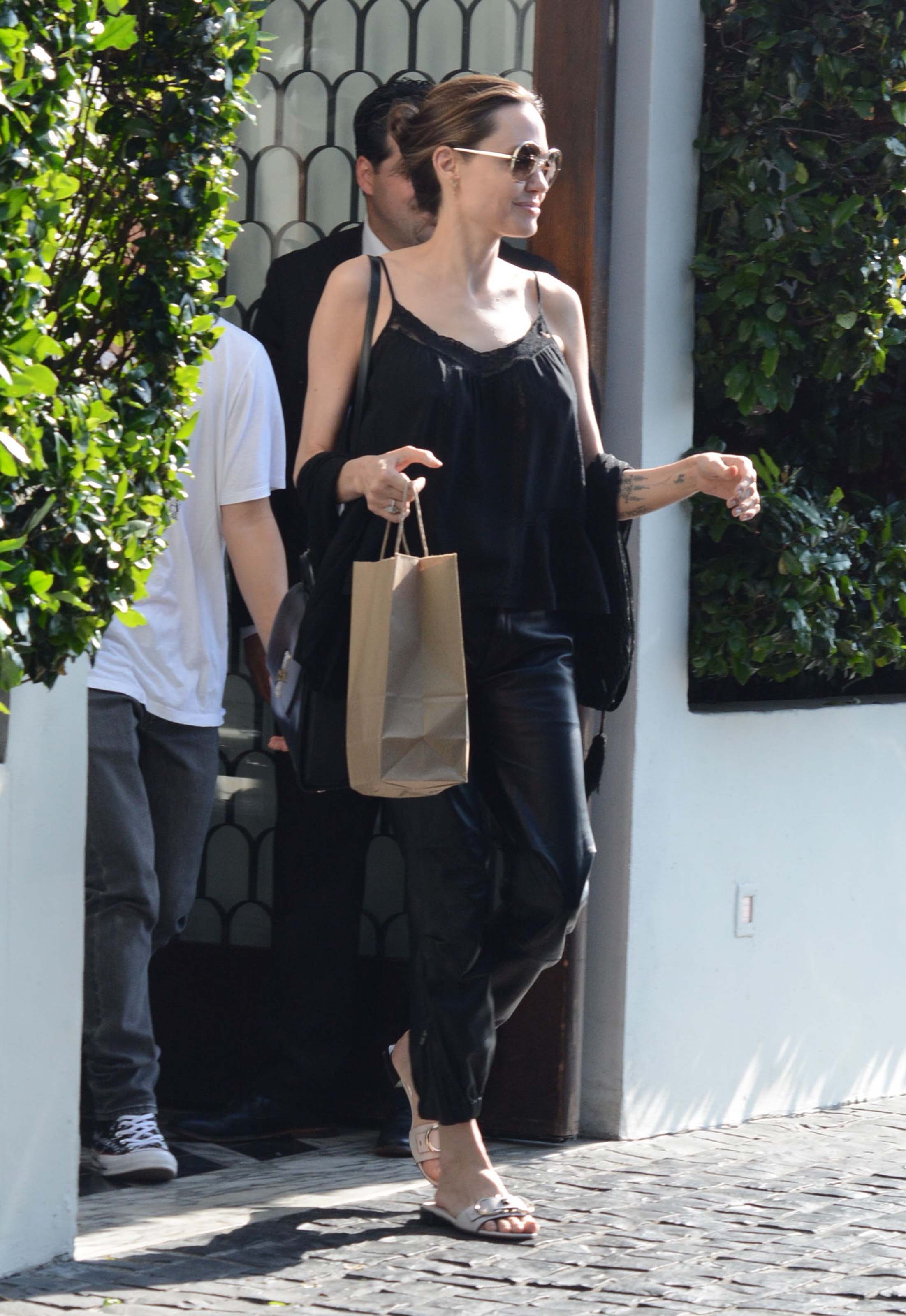 Angelina Jolie enjoys lunch with Pax