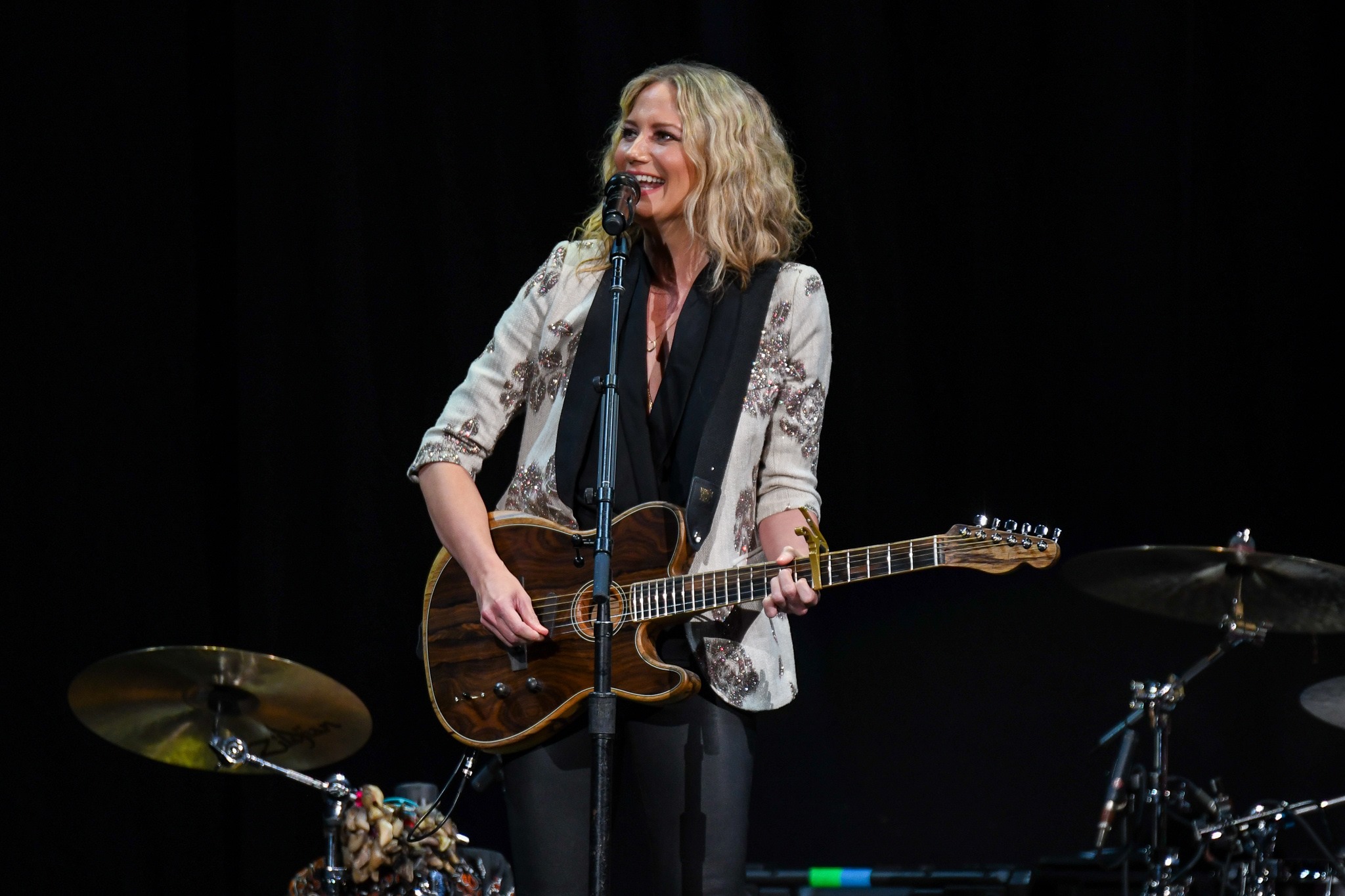 Jennifer Nettles attends Josh Groban’s Bridges Tour