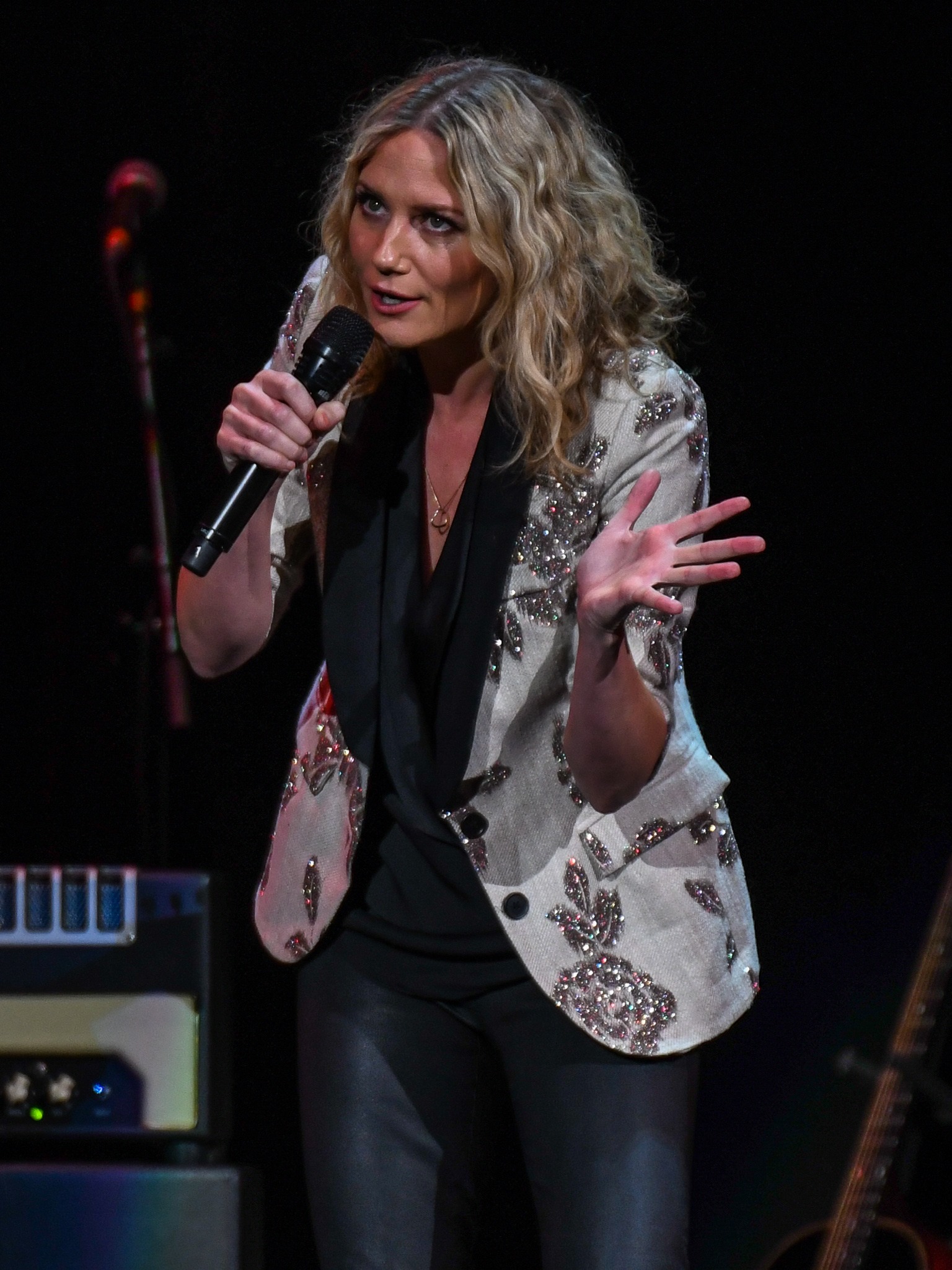 Jennifer Nettles attends Josh Groban’s Bridges Tour