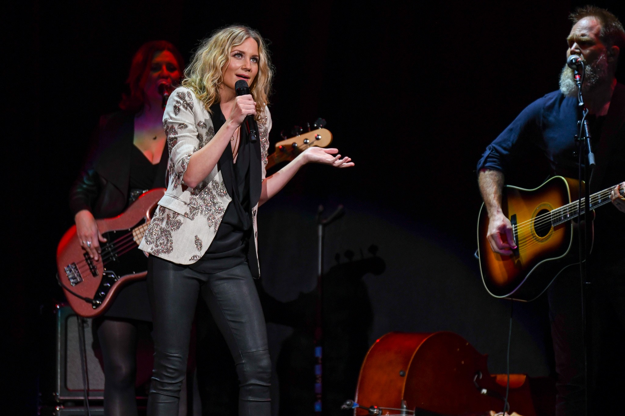 Jennifer Nettles attends Josh Groban’s Bridges Tour