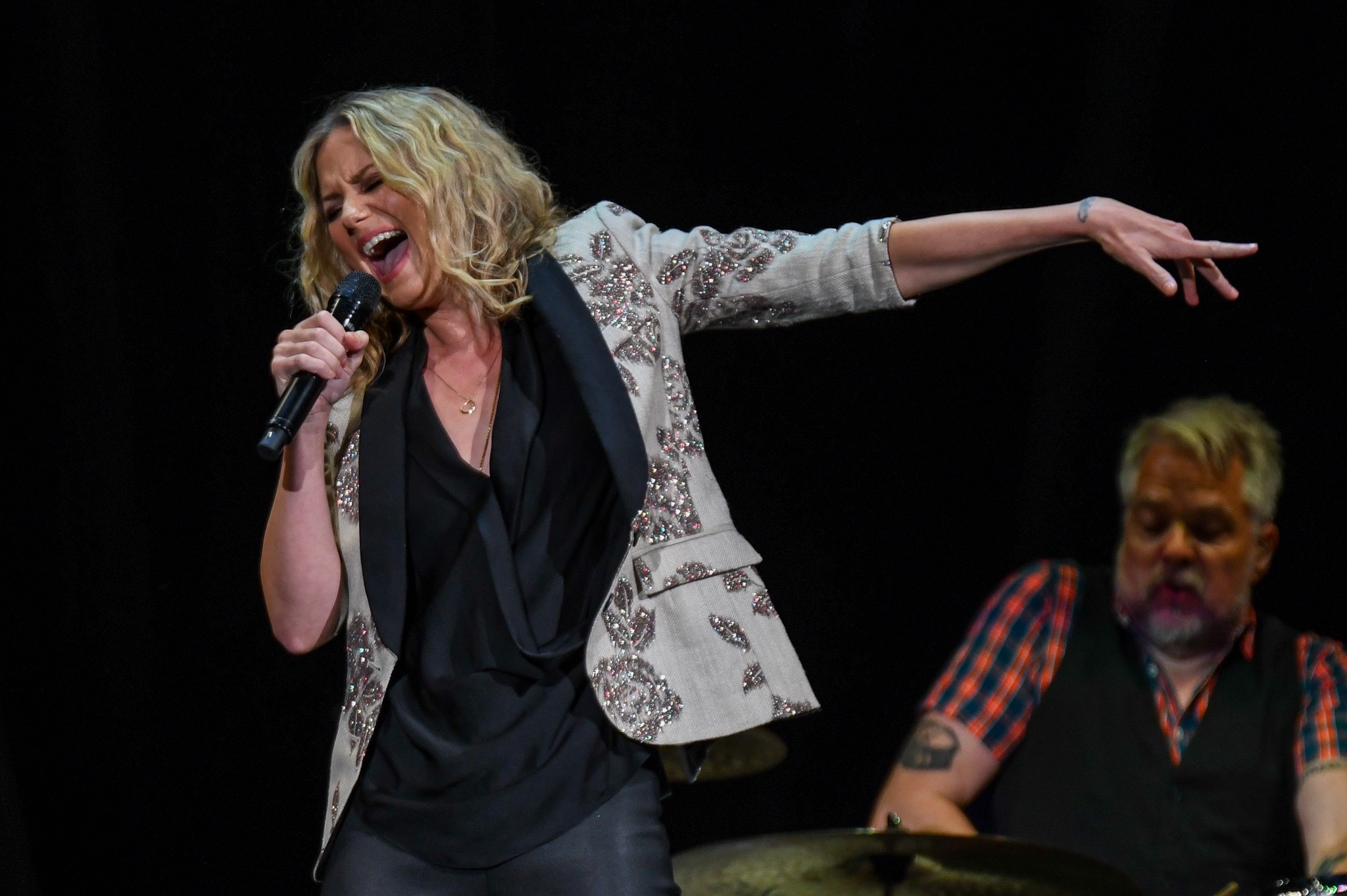 Jennifer Nettles attends Josh Groban’s Bridges Tour