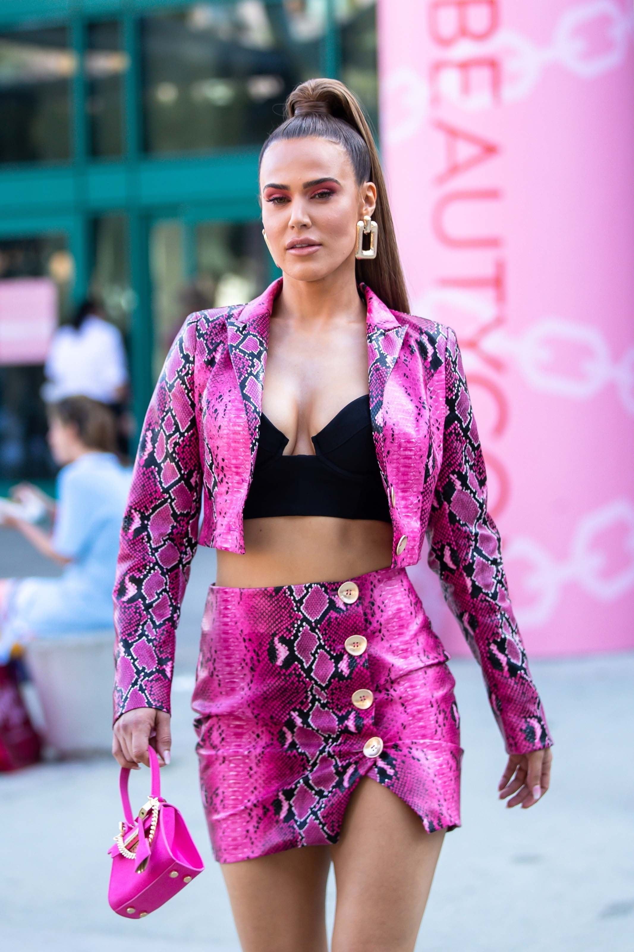 CJ Perry leaving the BeautyCon Festival