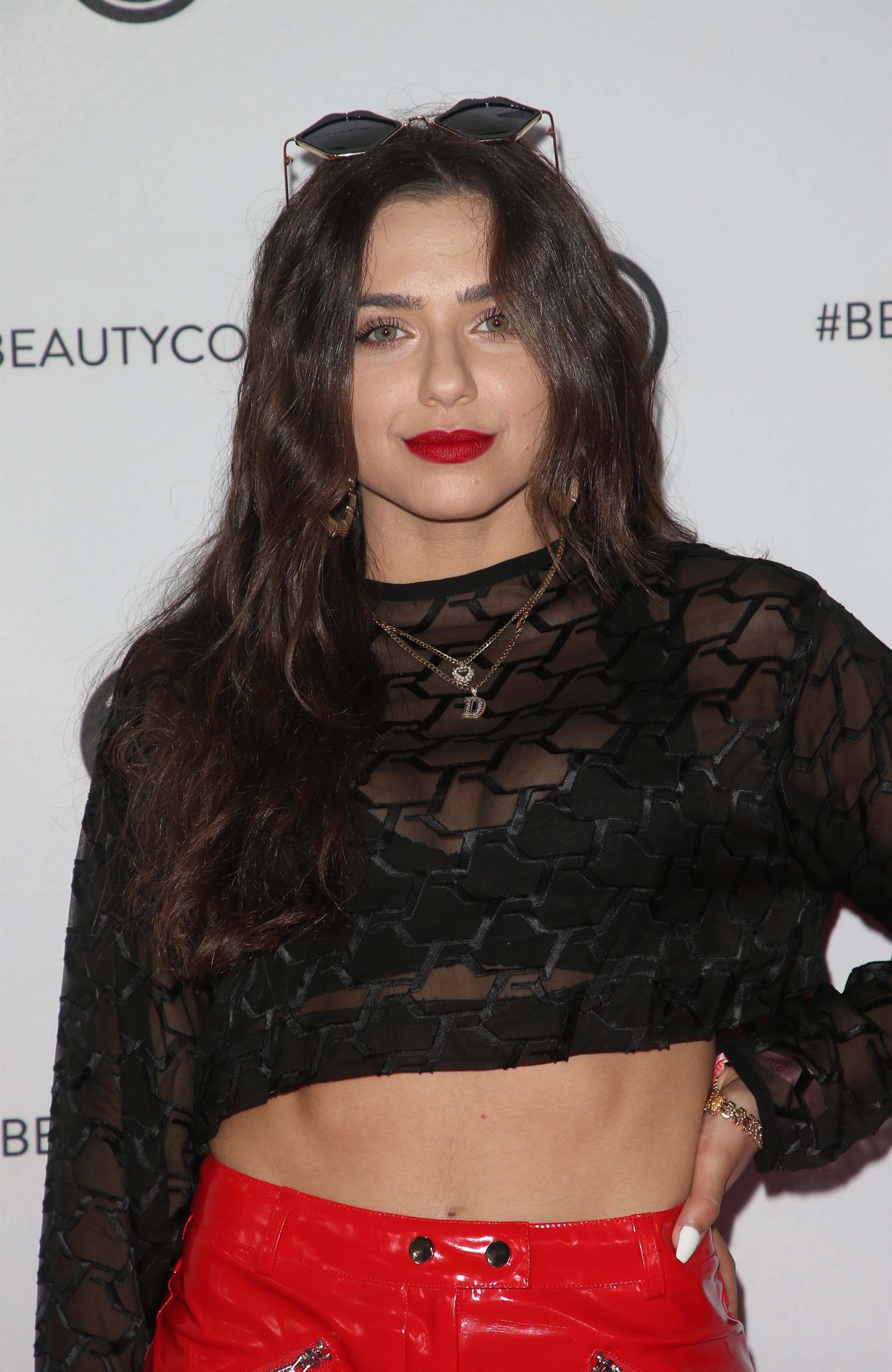 Victoria Konefal attends Beautycon