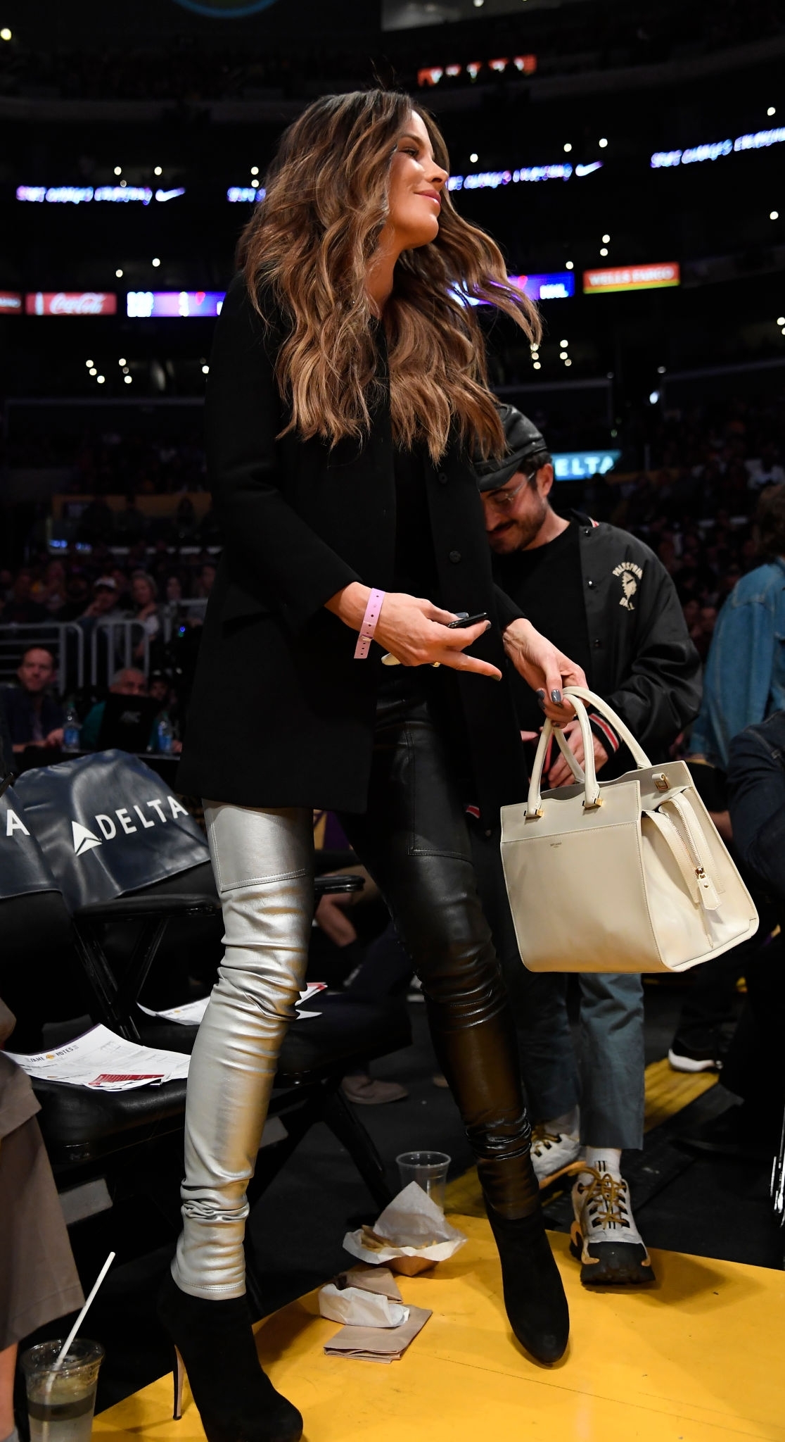 Kate Beckinsale attends Miami Heat vs Los Angeles Lakers