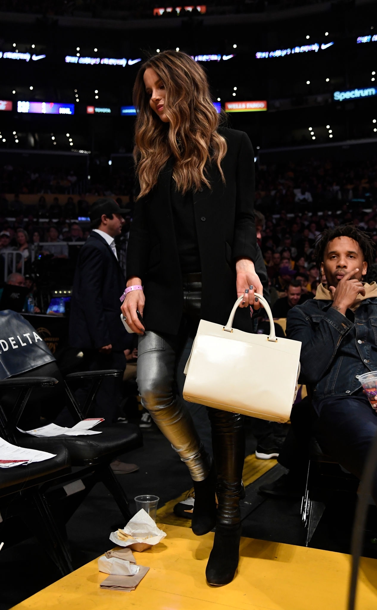 Kate Beckinsale attends Miami Heat vs Los Angeles Lakers