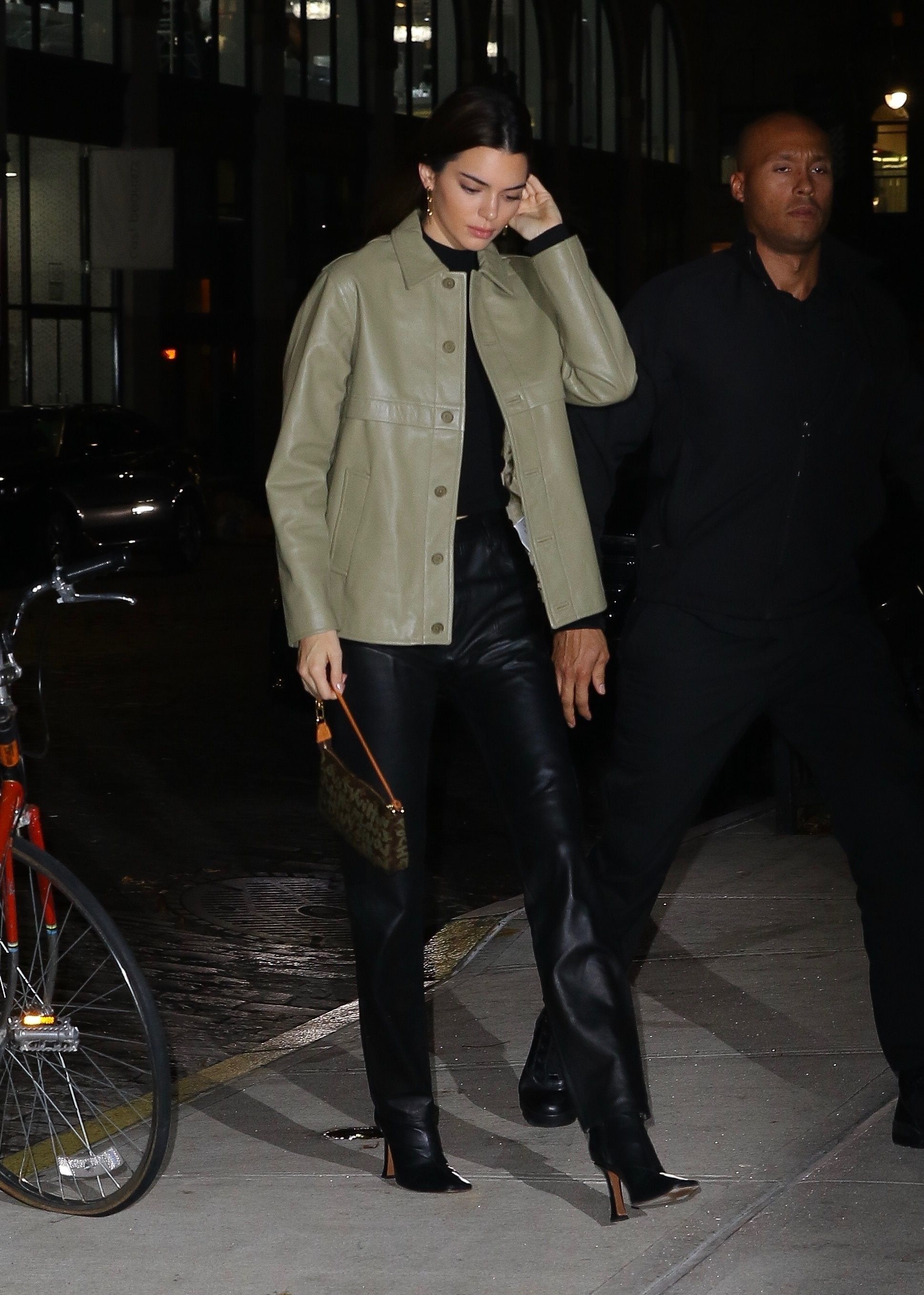 Kendall Jenner arrives at Gigi Hadid’s house
