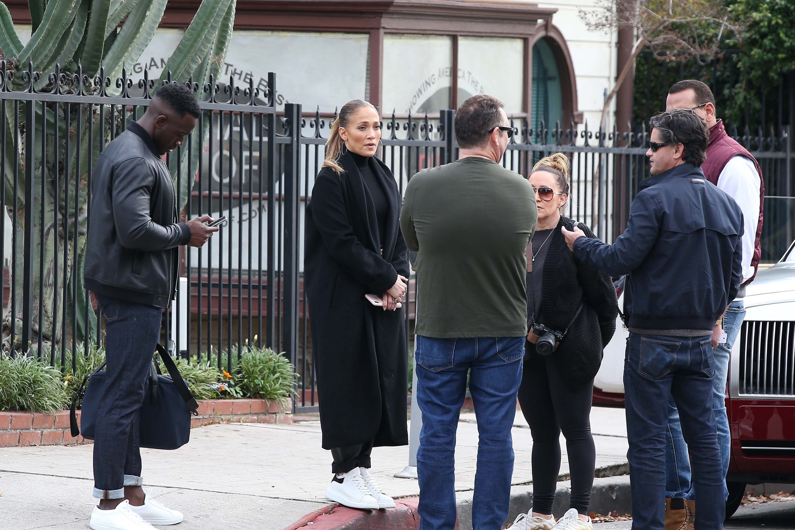 Jennifer Lopez shopping on Sunday morning