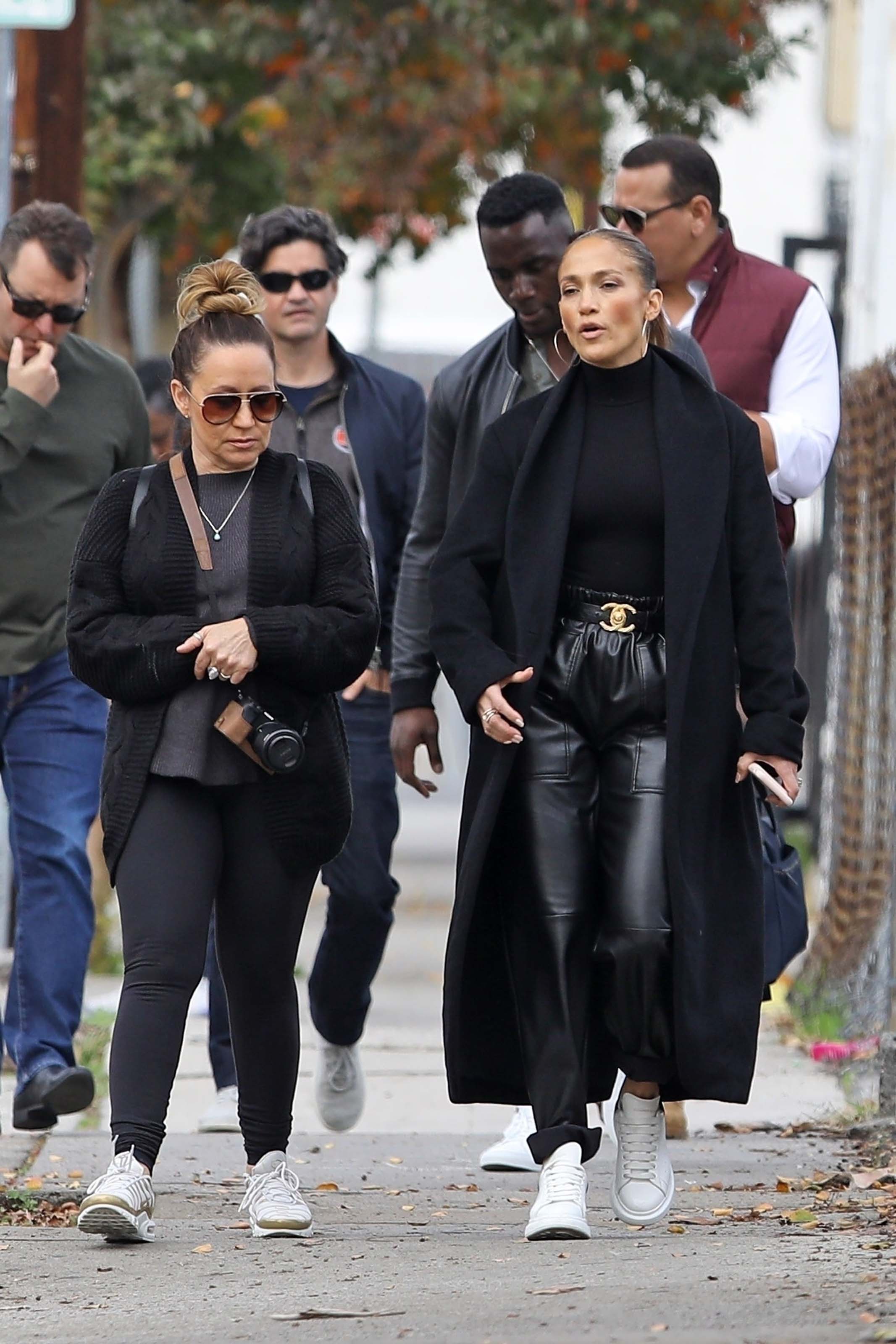 Jennifer Lopez shopping on Sunday morning