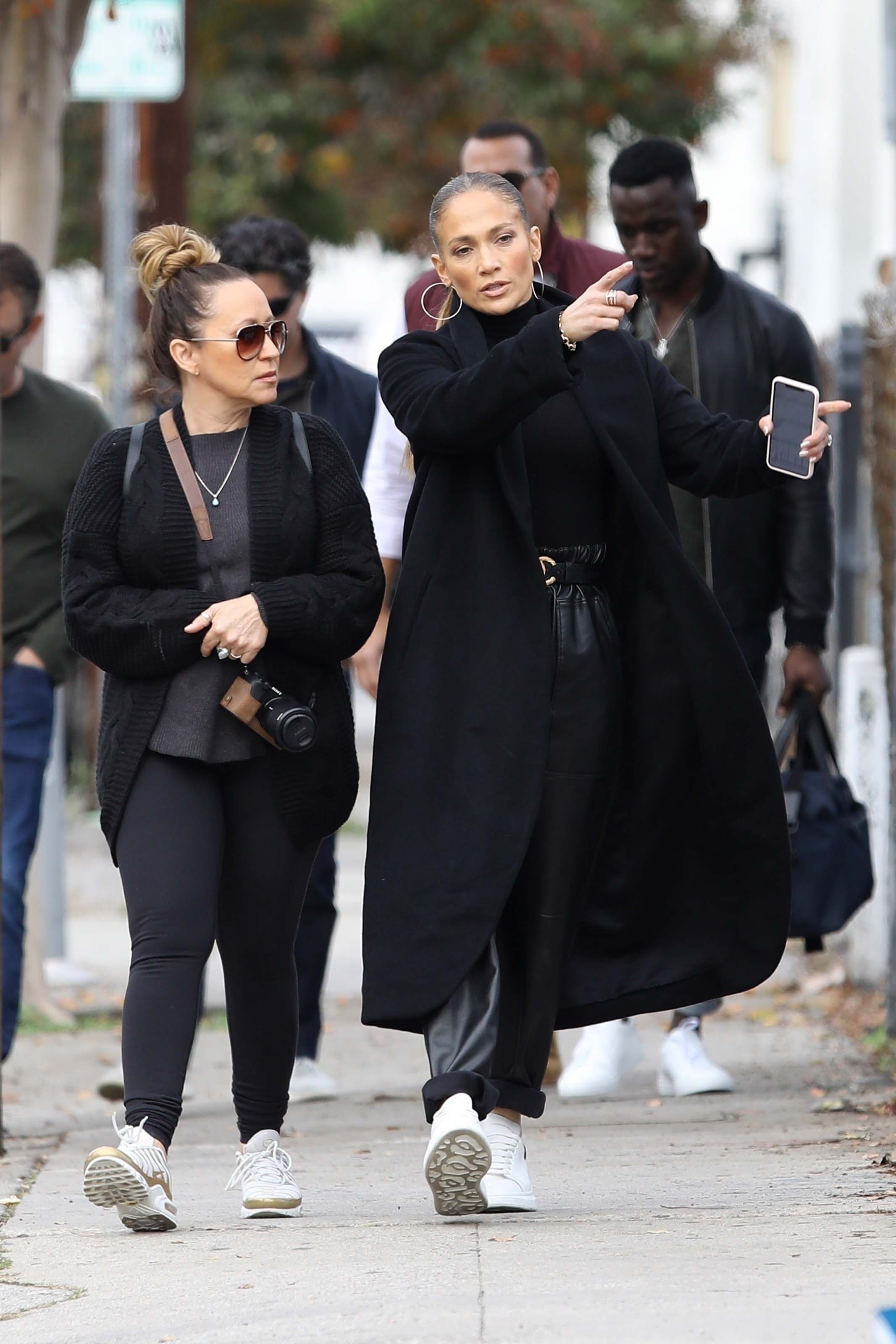 Jennifer Lopez shopping on Sunday morning