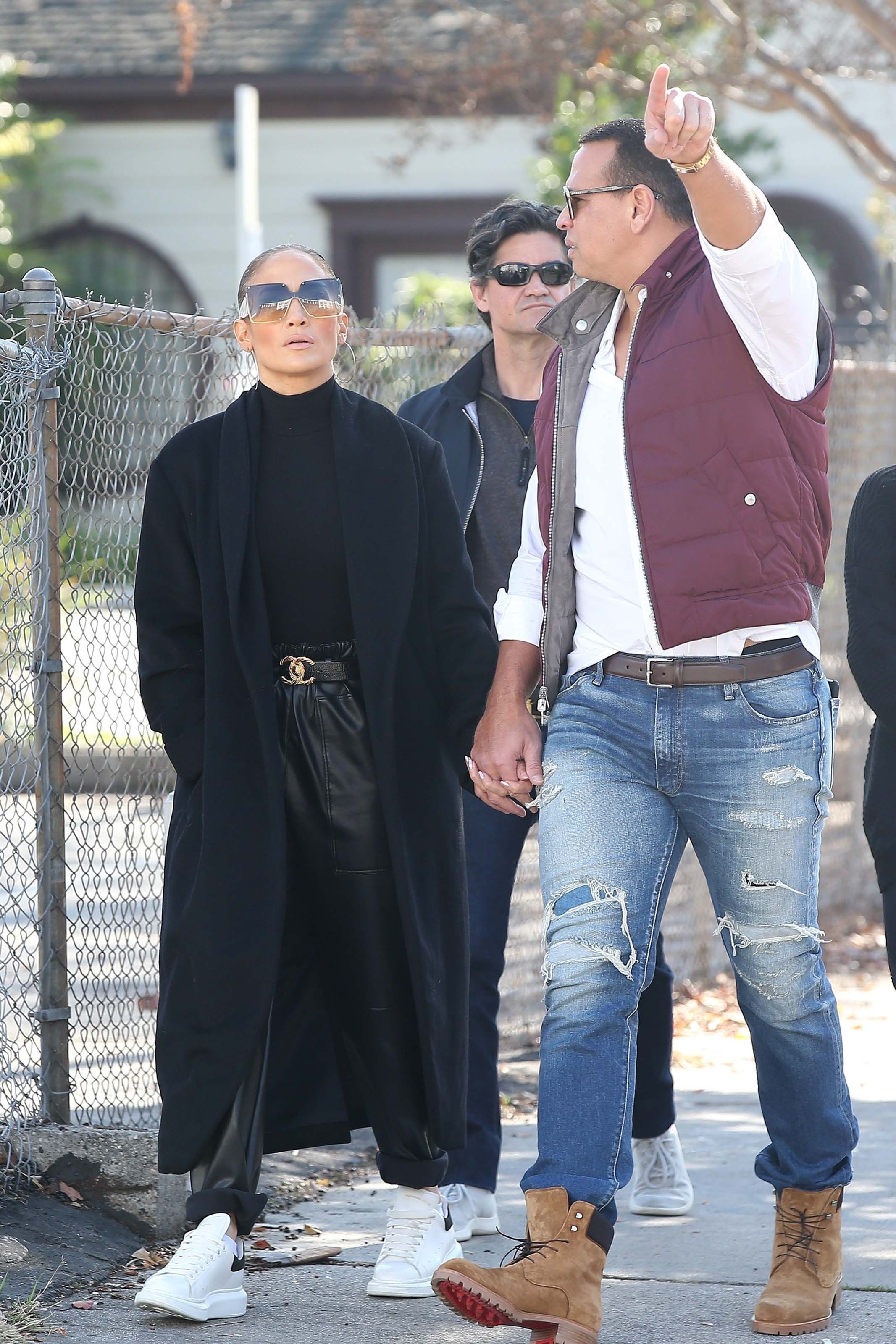 Jennifer Lopez shopping on Sunday morning