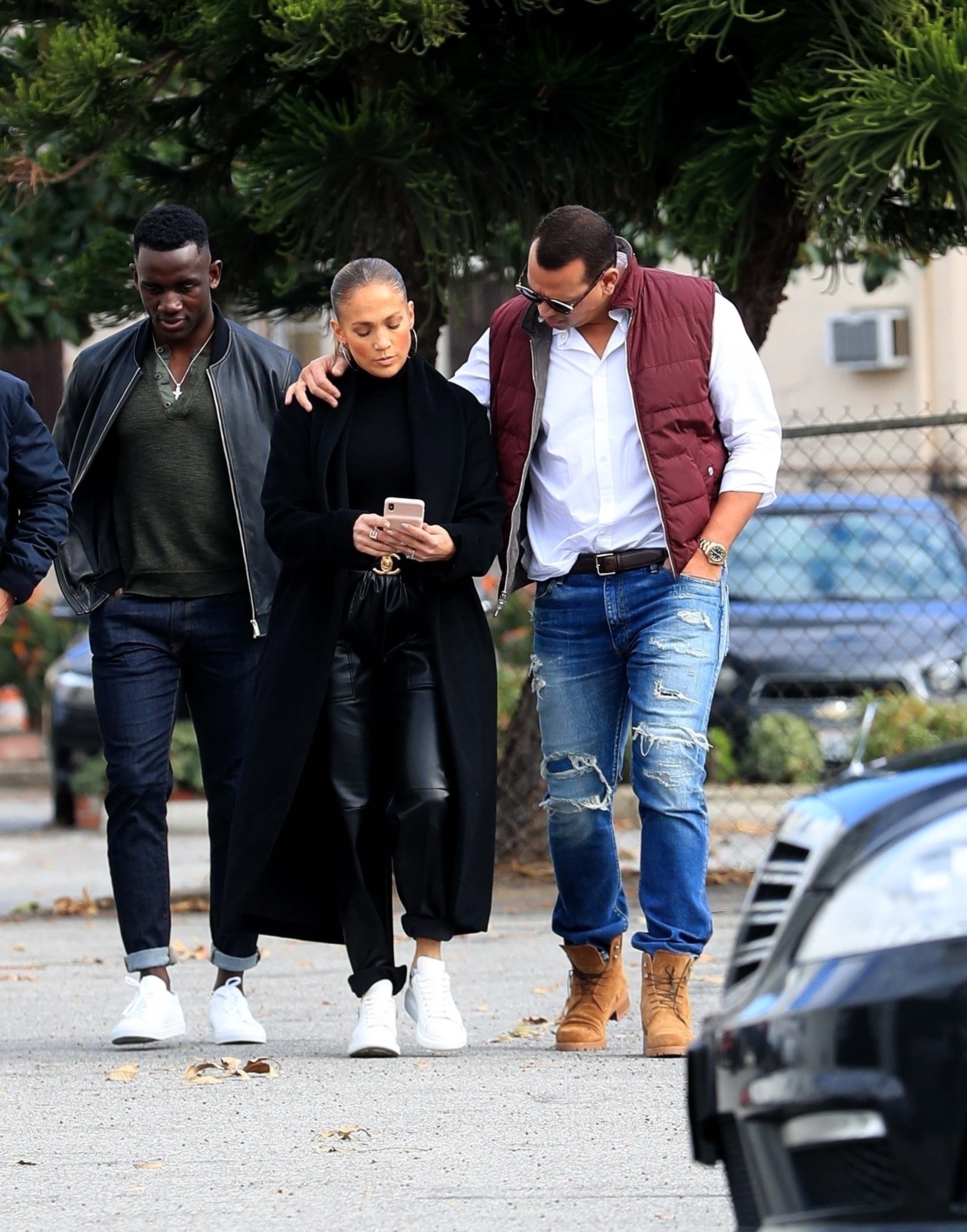 Jennifer Lopez shopping on Sunday morning