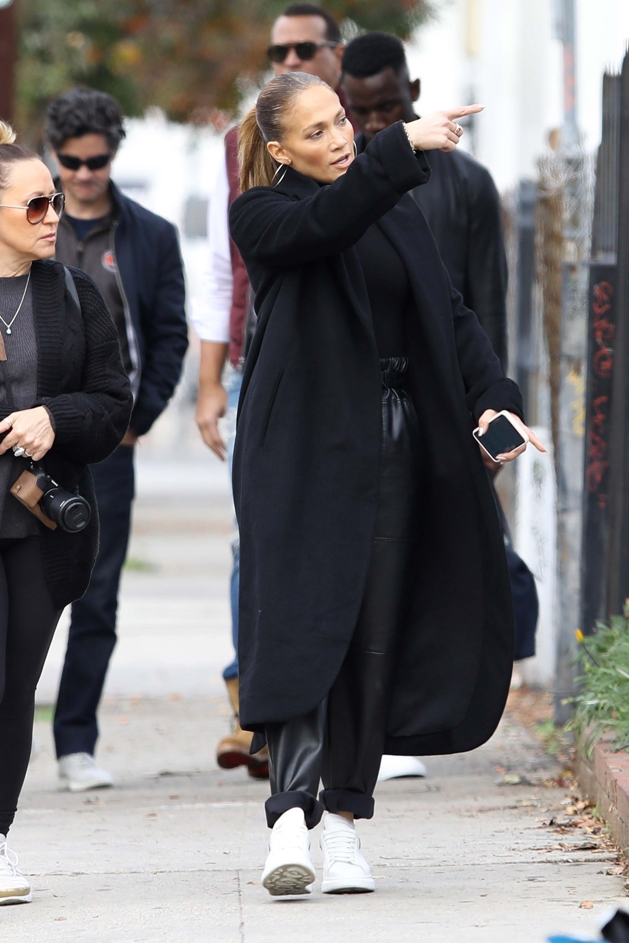 Jennifer Lopez shopping on Sunday morning