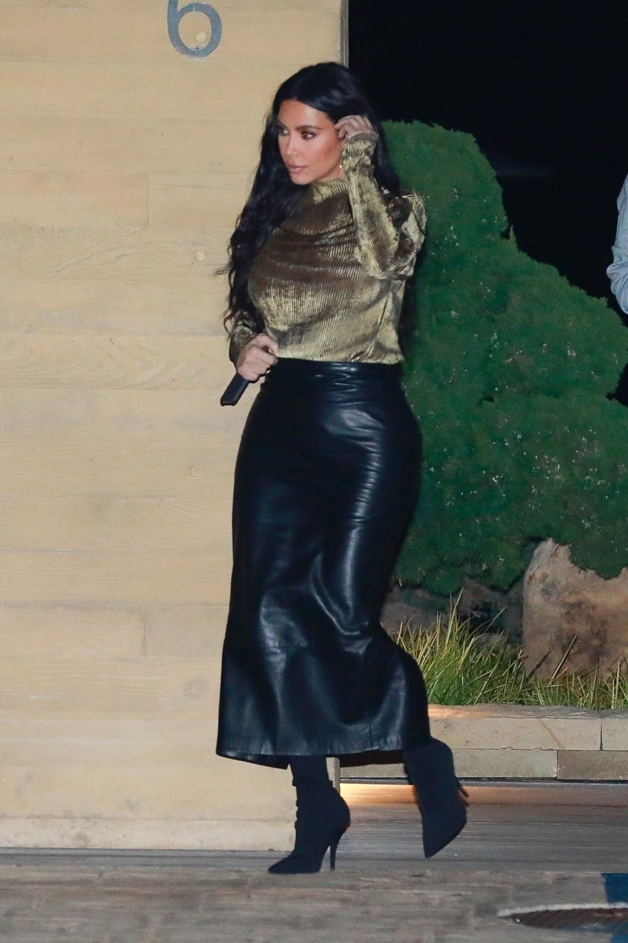Kim Kardashian leaves Nobu after dinner