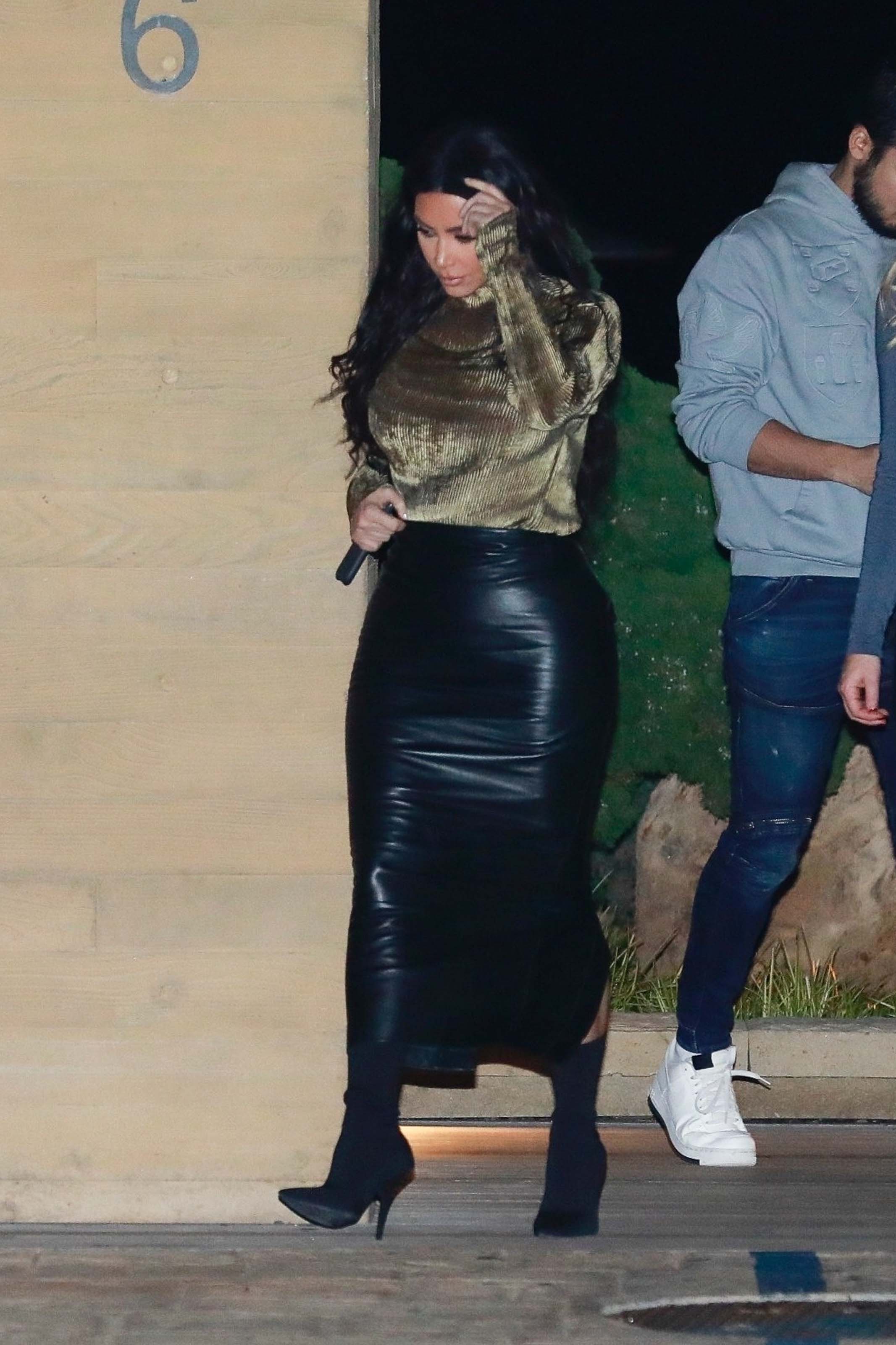 Kim Kardashian leaves Nobu after dinner