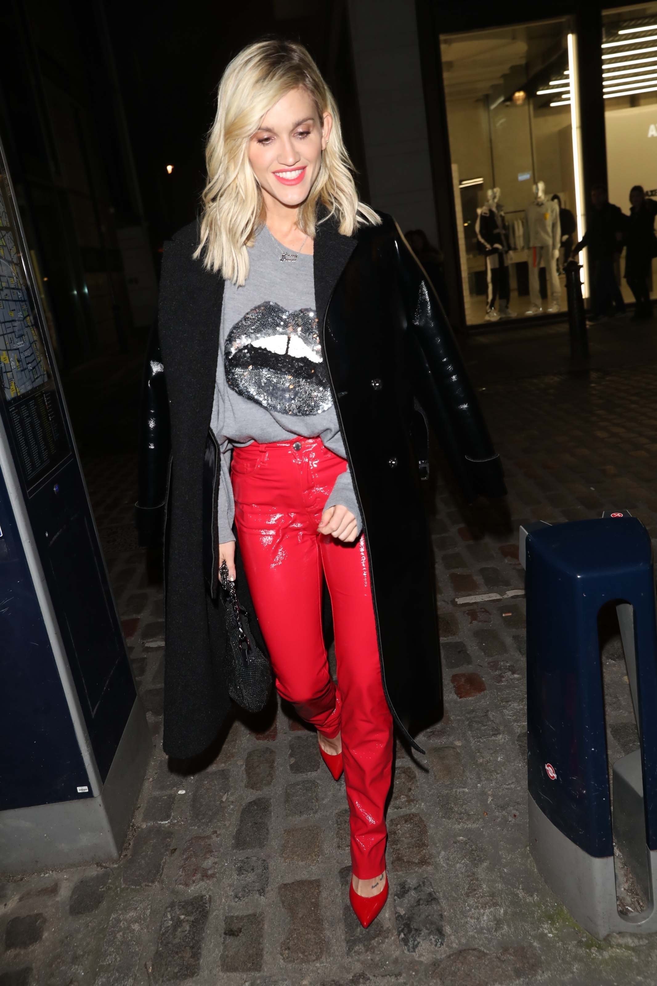 Ashley Roberts looks hot in red trouser celebrates valentine with friends