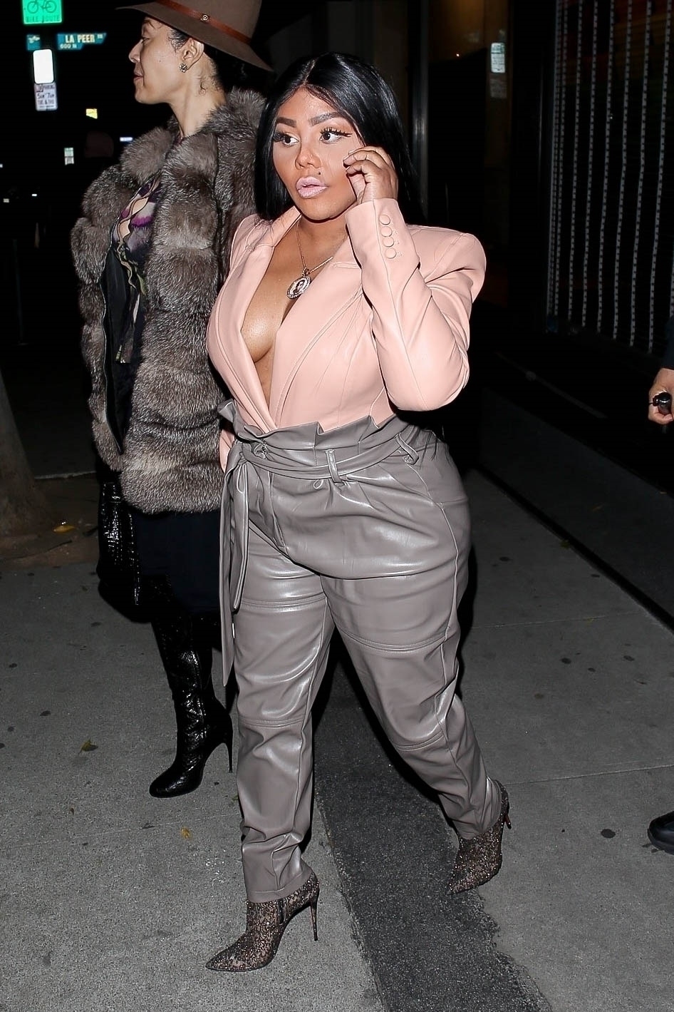 Lil Kim puts outside Craig’s